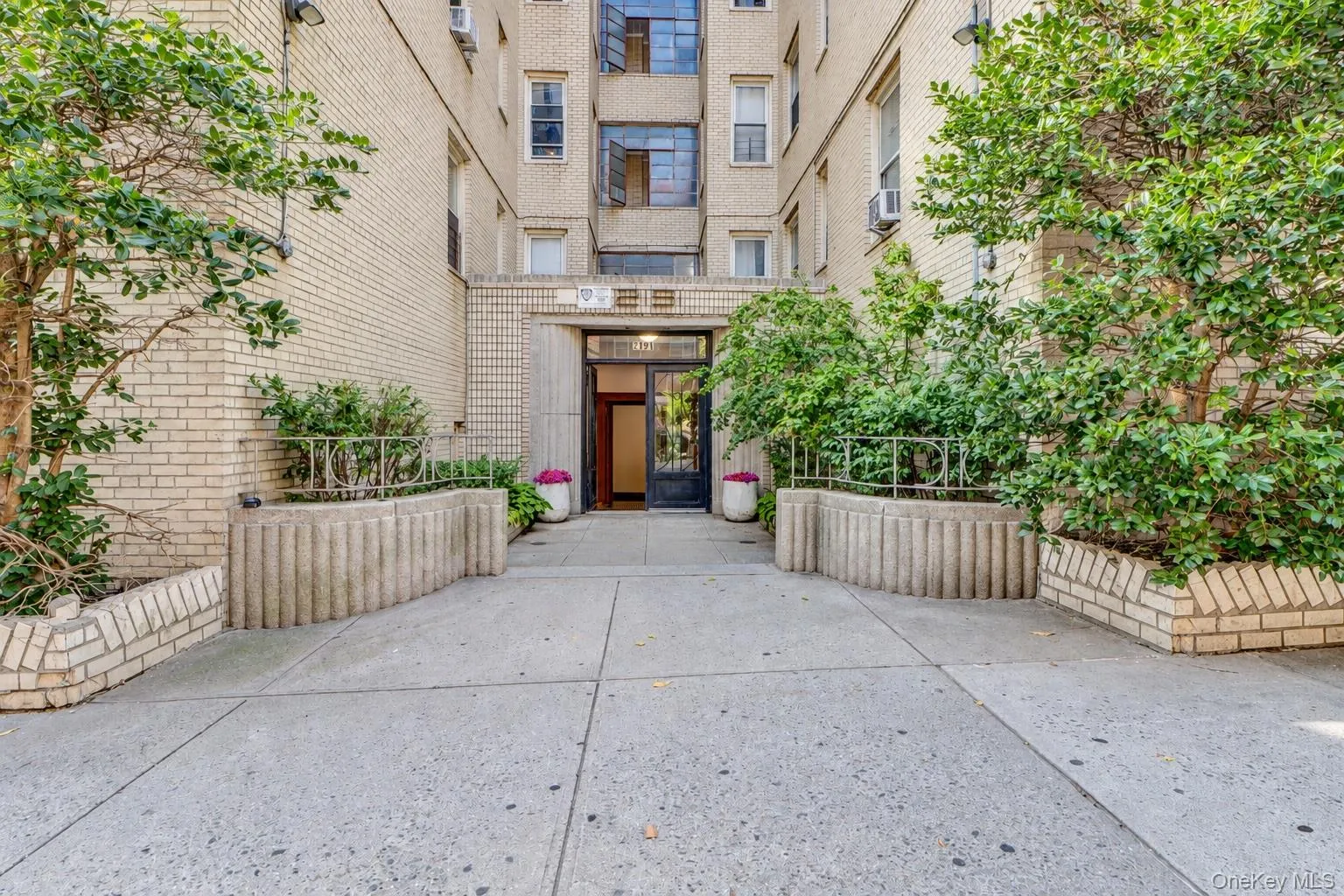 2191 Bolton Street, New York, NY, 2 Bedrooms Bedrooms, 6 Rooms Rooms,2 BathroomsBathrooms,Residential,For Rent,Bolton,0,1063014 2191 Bolton Street, New York, NY, 2 Bedrooms Bedrooms, 6 Rooms Rooms,2 BathroomsBathrooms,Residential,For Rent,Bolton,0,1063014