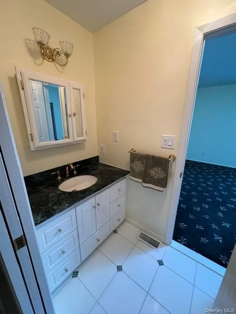21 Sandy Hill Road, Smithtown, NY, 2 Bedroom Bedrooms, 5 Room Rooms,2 BathroomBathrooms,Residential Lease,For Rent,Sandy Hill Road,0,1063016 21 Sandy Hill Road, Smithtown, NY, 2 Bedroom Bedrooms, 5 Room Rooms,2 BathroomBathrooms,Residential Lease,For Rent,Sandy Hill Road,0,1063016