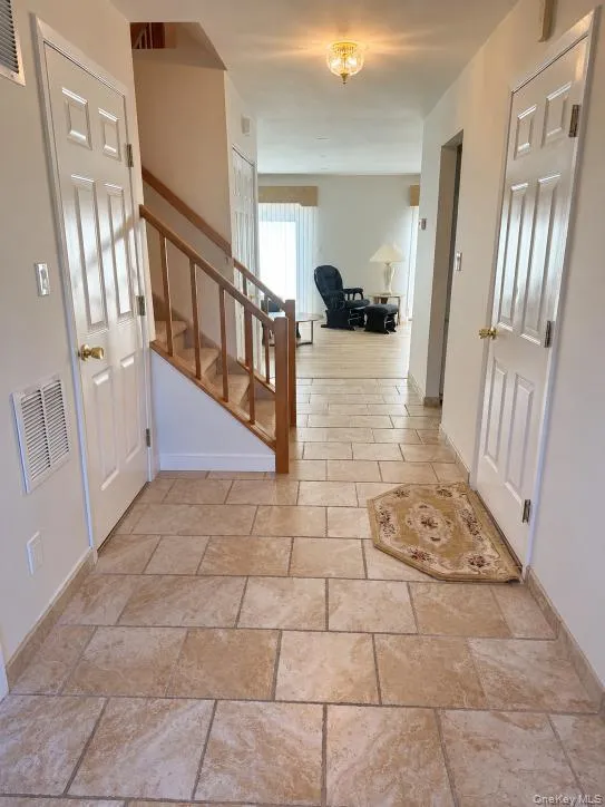 21 Sandy Hill Road, Smithtown, NY, 2 Bedroom Bedrooms, 5 Room Rooms,2 BathroomBathrooms,Residential Lease,For Rent,Sandy Hill Road,0,1063016 21 Sandy Hill Road, Smithtown, NY, 2 Bedroom Bedrooms, 5 Room Rooms,2 BathroomBathrooms,Residential Lease,For Rent,Sandy Hill Road,0,1063016