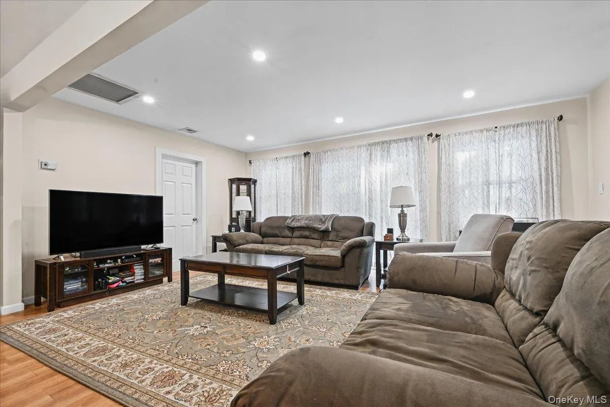 152 Choir Lane, Hempstead, NY, 4 Bedrooms Bedrooms, 9 Rooms Rooms,2 BathroomsBathrooms,Residential,For Rent,Choir,0,1063017 152 Choir Lane, Hempstead, NY, 4 Bedrooms Bedrooms, 9 Rooms Rooms,2 BathroomsBathrooms,Residential,For Rent,Choir,0,1063017