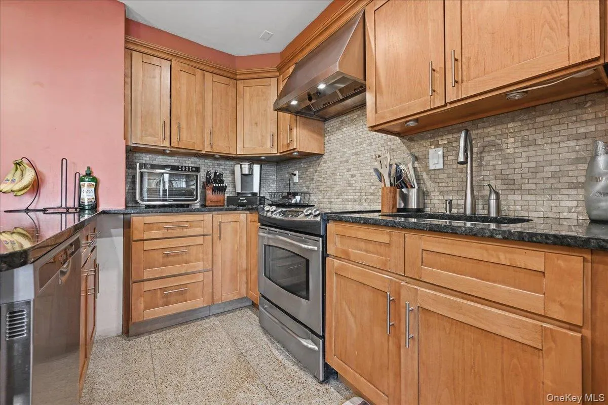 152 Choir Lane, Hempstead, NY, 4 Bedrooms Bedrooms, 9 Rooms Rooms,2 BathroomsBathrooms,Residential,For Rent,Choir,0,1063017 152 Choir Lane, Hempstead, NY, 4 Bedrooms Bedrooms, 9 Rooms Rooms,2 BathroomsBathrooms,Residential,For Rent,Choir,0,1063017