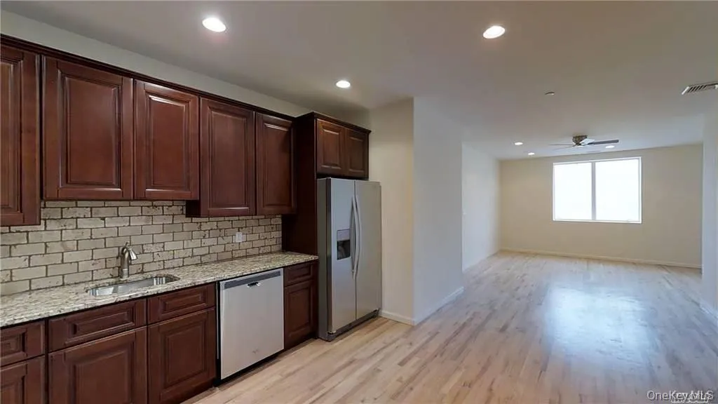 417 New York Avenue, Huntington, NY, 1 Bedroom Bedrooms, 3 Room Rooms,1 BathroomBathrooms,Residential Lease,For Rent,New York,0,1063025 417 New York Avenue, Huntington, NY, 1 Bedroom Bedrooms, 3 Room Rooms,1 BathroomBathrooms,Residential Lease,For Rent,New York,0,1063025