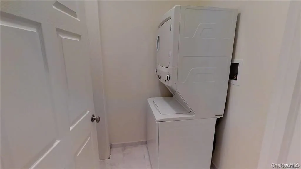 417 New York Avenue, Huntington, NY, 1 Bedroom Bedrooms, 3 Room Rooms,1 BathroomBathrooms,Residential Lease,For Rent,New York,0,1063025 417 New York Avenue, Huntington, NY, 1 Bedroom Bedrooms, 3 Room Rooms,1 BathroomBathrooms,Residential Lease,For Rent,New York,0,1063025
