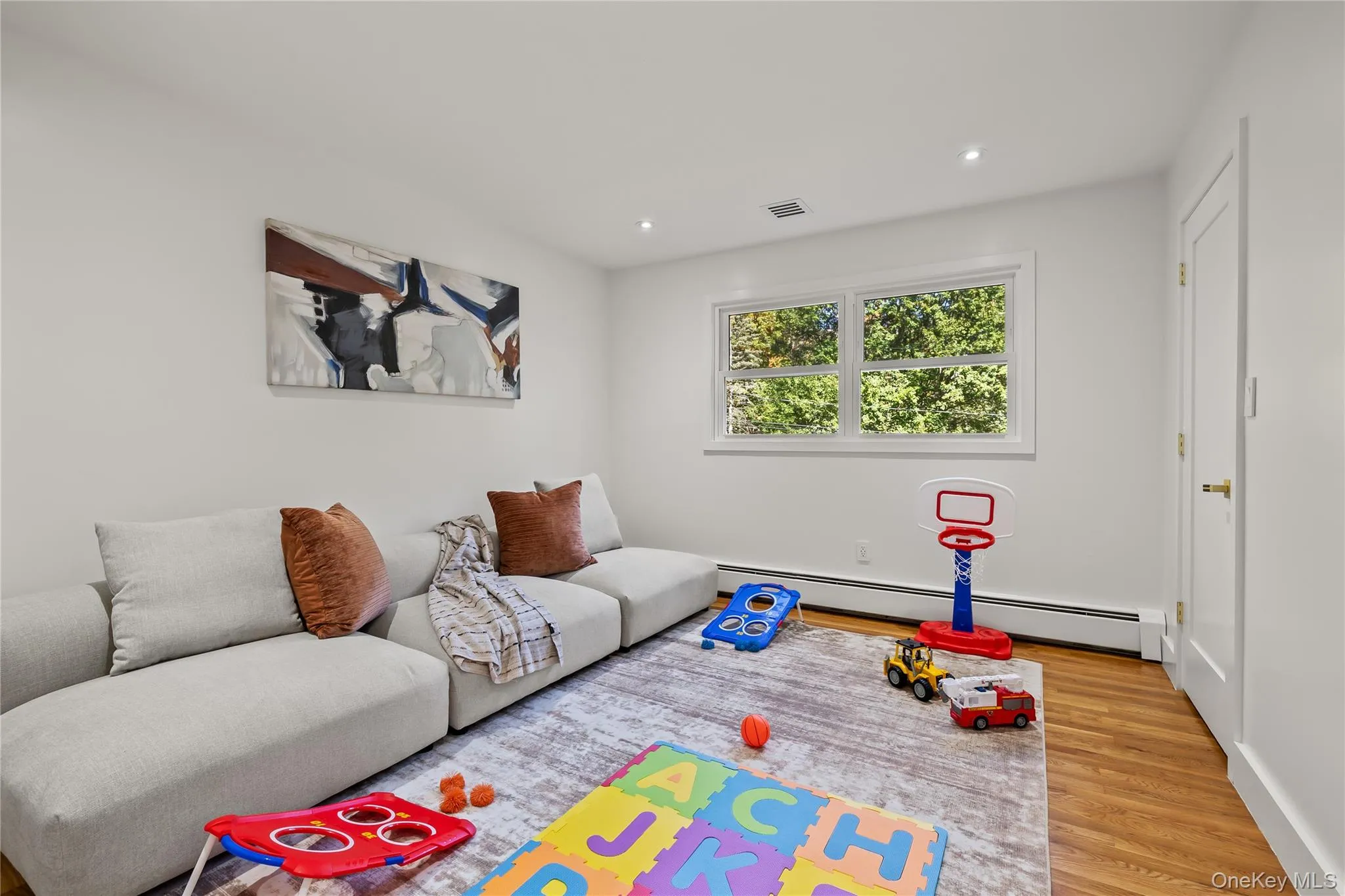 36 Montclair Avenue, Ramapo, NY, 4 Bedrooms Bedrooms, 12 Rooms Rooms,2 BathroomsBathrooms,Residential,For Rent,Montclair,0,1063026 36 Montclair Avenue, Ramapo, NY, 4 Bedrooms Bedrooms, 12 Rooms Rooms,2 BathroomsBathrooms,Residential,For Rent,Montclair,0,1063026
