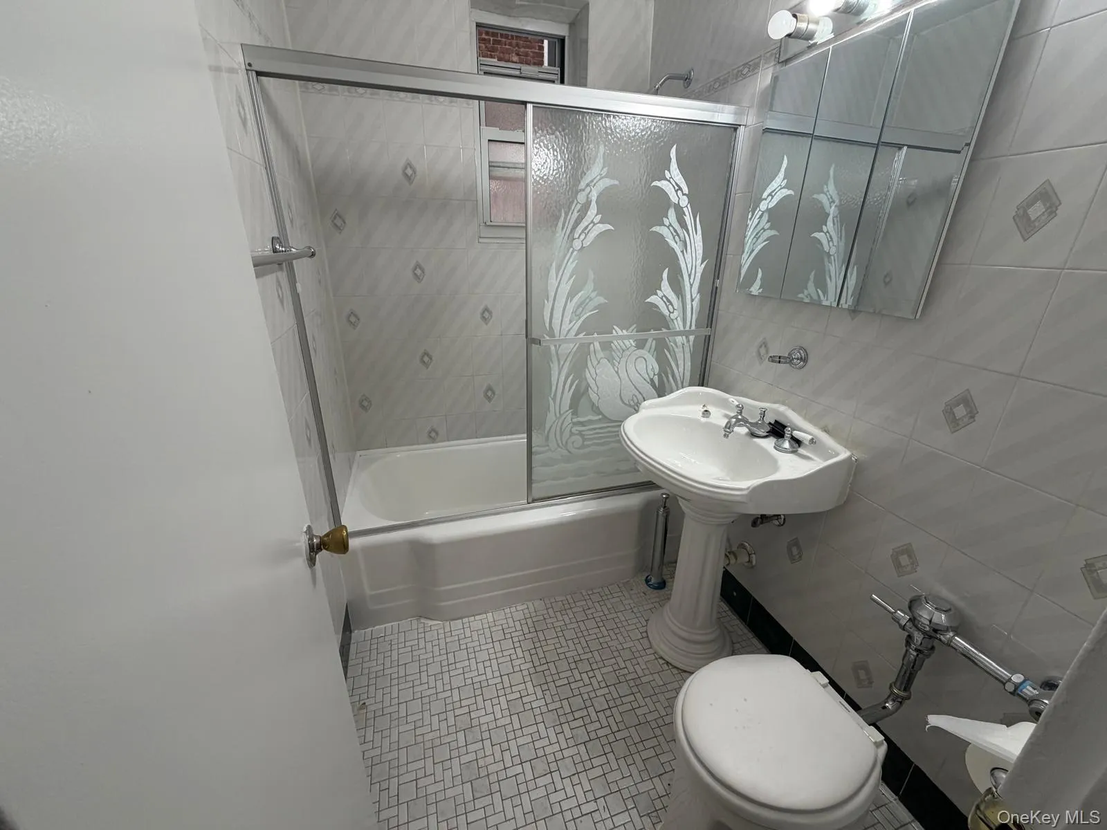 62-59 108 108 Street, New York, NY, 2 Bedroom Bedrooms, 4 Room Rooms,1 BathroomBathrooms,Residential Lease,For Rent,108,0,1063039 62-59 108 108 Street, New York, NY, 2 Bedroom Bedrooms, 4 Room Rooms,1 BathroomBathrooms,Residential Lease,For Rent,108,0,1063039