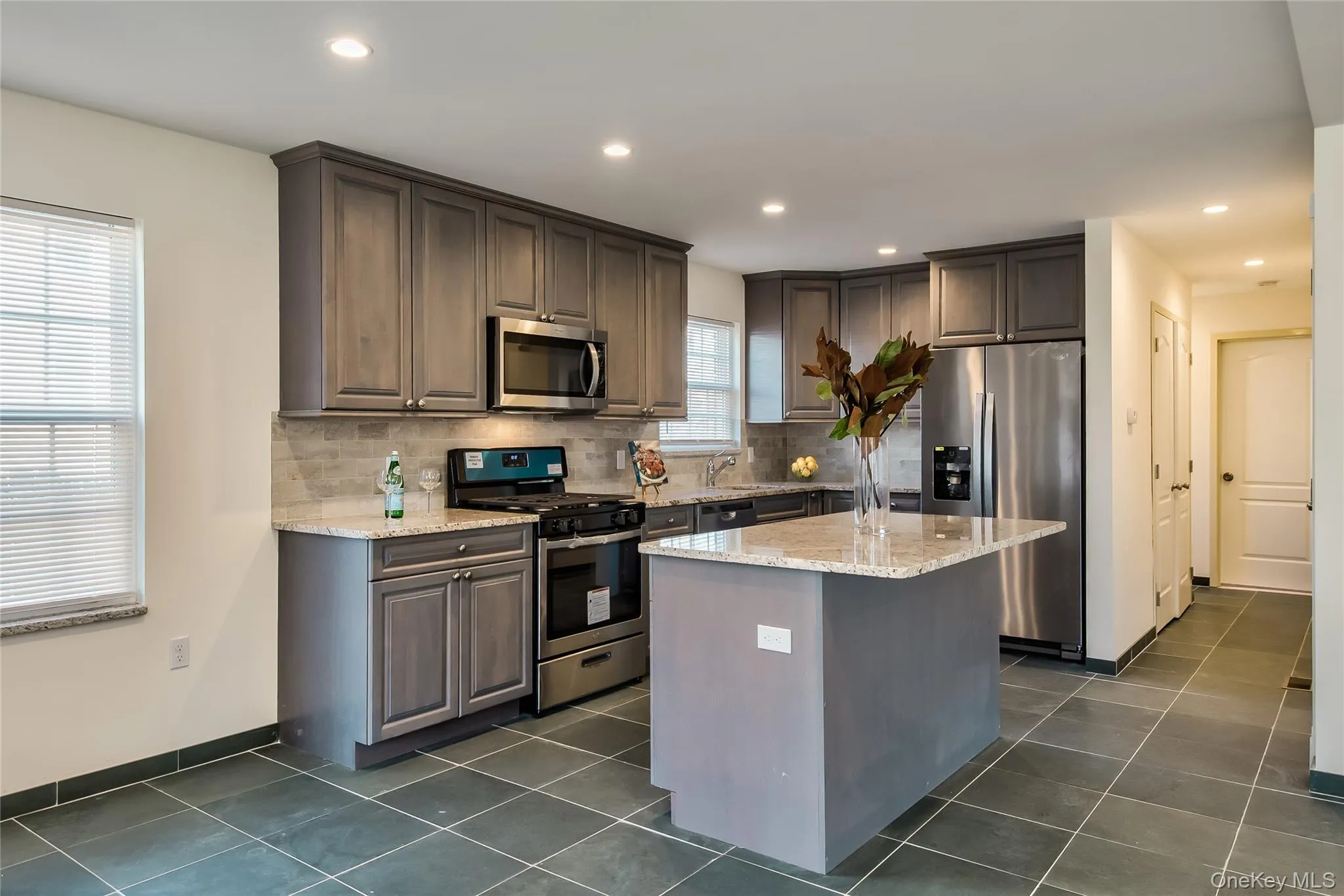 36 Carney, Glen Cove, NY, 1 Bedroom Bedrooms, 2 Room Rooms,1 BathroomBathrooms,Residential Lease,For Rent,Carney,0,1063043 36 Carney, Glen Cove, NY, 1 Bedroom Bedrooms, 2 Room Rooms,1 BathroomBathrooms,Residential Lease,For Rent,Carney,0,1063043