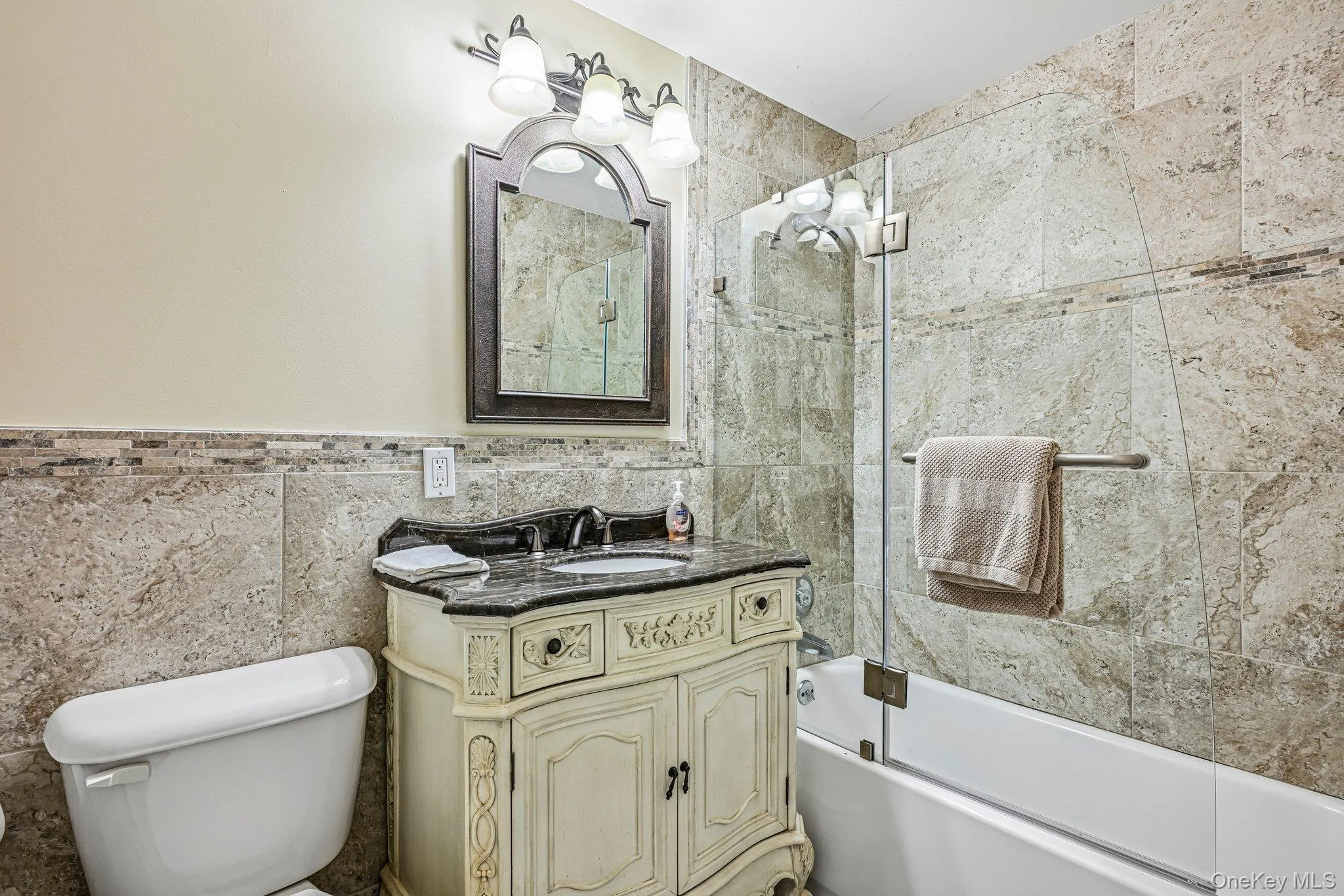 57 Hampton Ct, Southampton, New York 11932