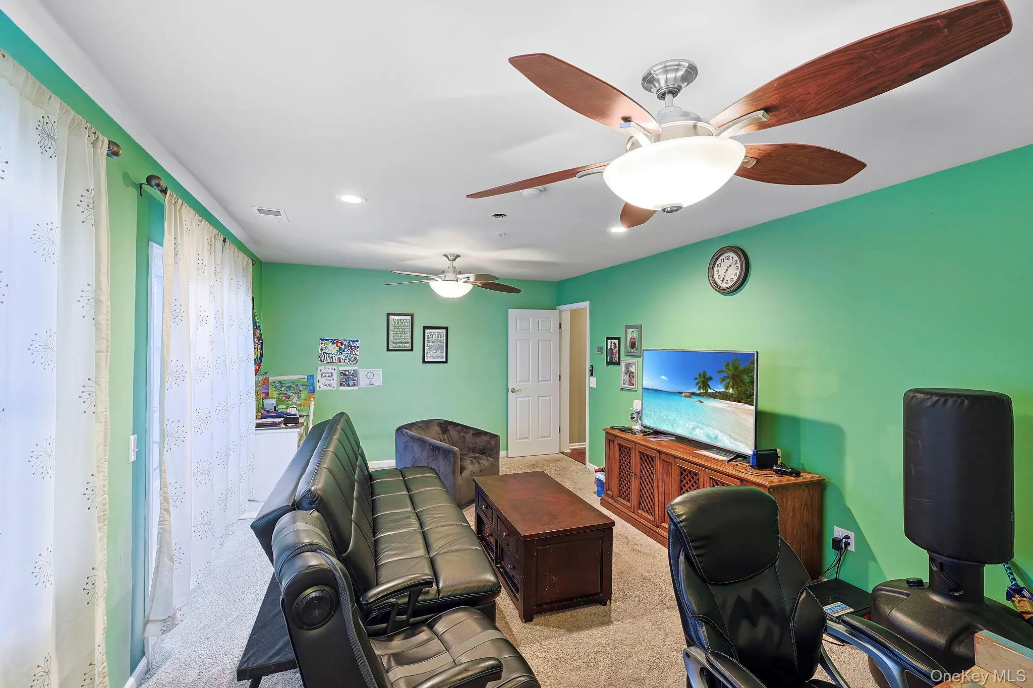 86 Woodlake Drive, Middletown, NY, 3 Bedrooms Bedrooms, 9 Rooms Rooms,2 BathroomsBathrooms,Residential,For Rent,Woodlake,0,1063045 86 Woodlake Drive, Middletown, NY, 3 Bedrooms Bedrooms, 9 Rooms Rooms,2 BathroomsBathrooms,Residential,For Rent,Woodlake,0,1063045