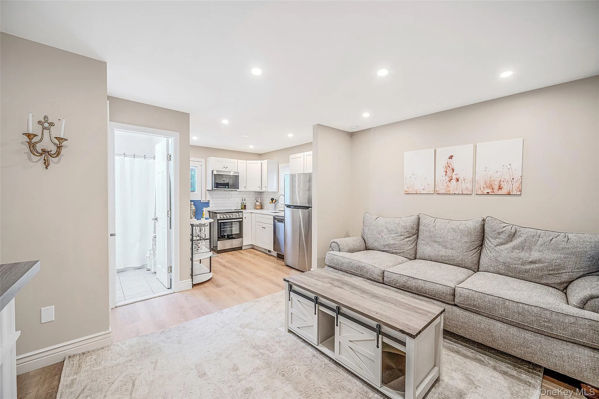 64 Magnolia Avenue, Brookhaven, NY, 1 Bedroom Bedrooms, 4 Room Rooms,1 BathroomBathrooms,Residential Lease,For Rent,Magnolia,0,1063047 64 Magnolia Avenue, Brookhaven, NY, 1 Bedroom Bedrooms, 4 Room Rooms,1 BathroomBathrooms,Residential Lease,For Rent,Magnolia,0,1063047