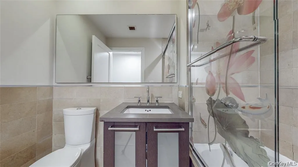 64-05 Yellowstone Boulevard, New York, NY, 1 Bedroom Bedrooms, 3 Room Rooms,1 BathroomBathrooms,Residential Lease,For Rent,Yellowstone,0,1063066 64-05 Yellowstone Boulevard, New York, NY, 1 Bedroom Bedrooms, 3 Room Rooms,1 BathroomBathrooms,Residential Lease,For Rent,Yellowstone,0,1063066