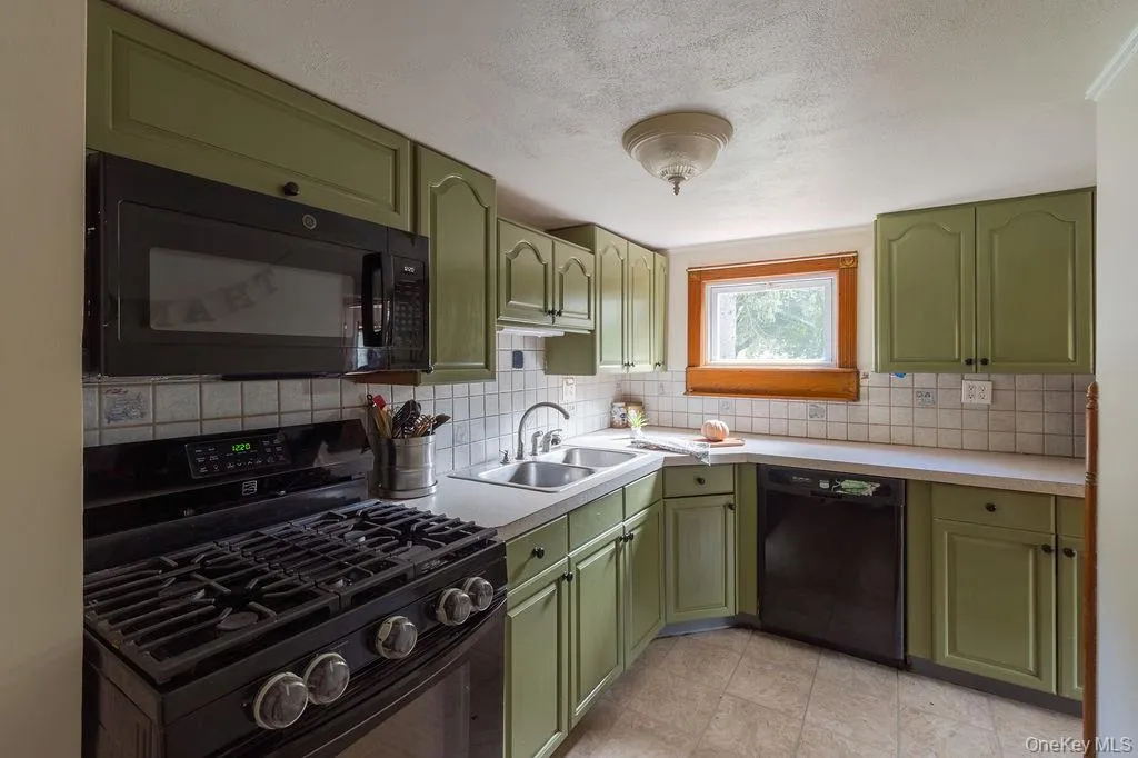 413 Gardnertown Road, Newburgh (town), NY, 2 Bedrooms Bedrooms, 8 Rooms Rooms,1 BathroomBathrooms,Residential,For Rent,Gardnertown,0,1063083 413 Gardnertown Road, Newburgh (town), NY, 2 Bedrooms Bedrooms, 8 Rooms Rooms,1 BathroomBathrooms,Residential,For Rent,Gardnertown,0,1063083