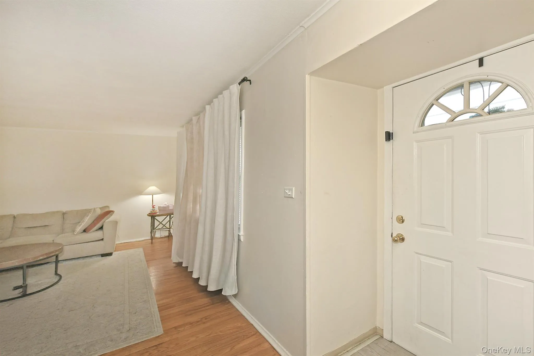 31 Cherry Lane, Oyster Bay, NY, 3 Bedrooms Bedrooms, 5 Rooms Rooms,2 BathroomsBathrooms,Residential,For Rent,Cherry,0,1063085 31 Cherry Lane, Oyster Bay, NY, 3 Bedrooms Bedrooms, 5 Rooms Rooms,2 BathroomsBathrooms,Residential,For Rent,Cherry,0,1063085