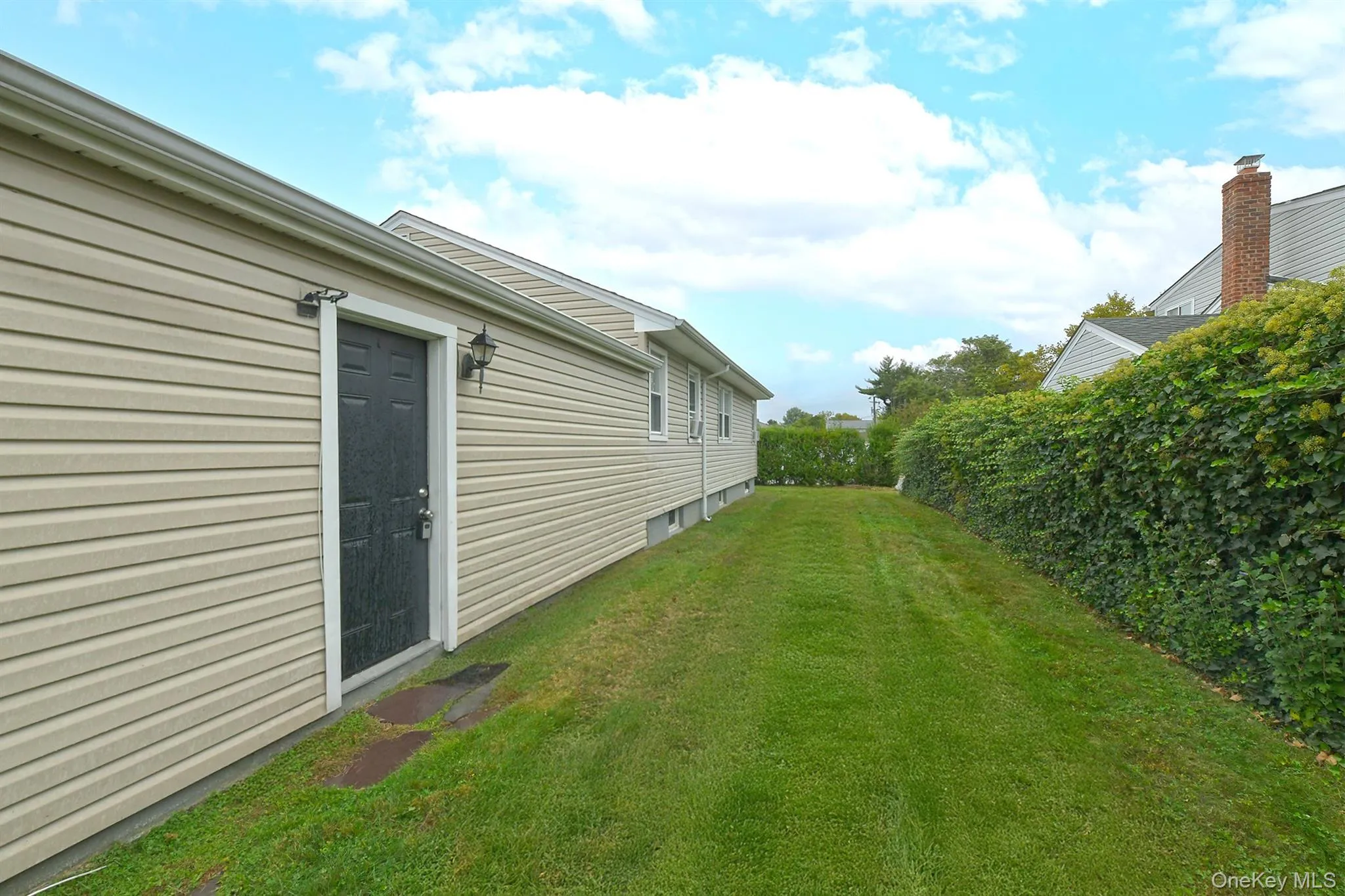 31 Cherry Lane, Oyster Bay, NY, 3 Bedrooms Bedrooms, 5 Rooms Rooms,2 BathroomsBathrooms,Residential,For Rent,Cherry,0,1063085 31 Cherry Lane, Oyster Bay, NY, 3 Bedrooms Bedrooms, 5 Rooms Rooms,2 BathroomsBathrooms,Residential,For Rent,Cherry,0,1063085