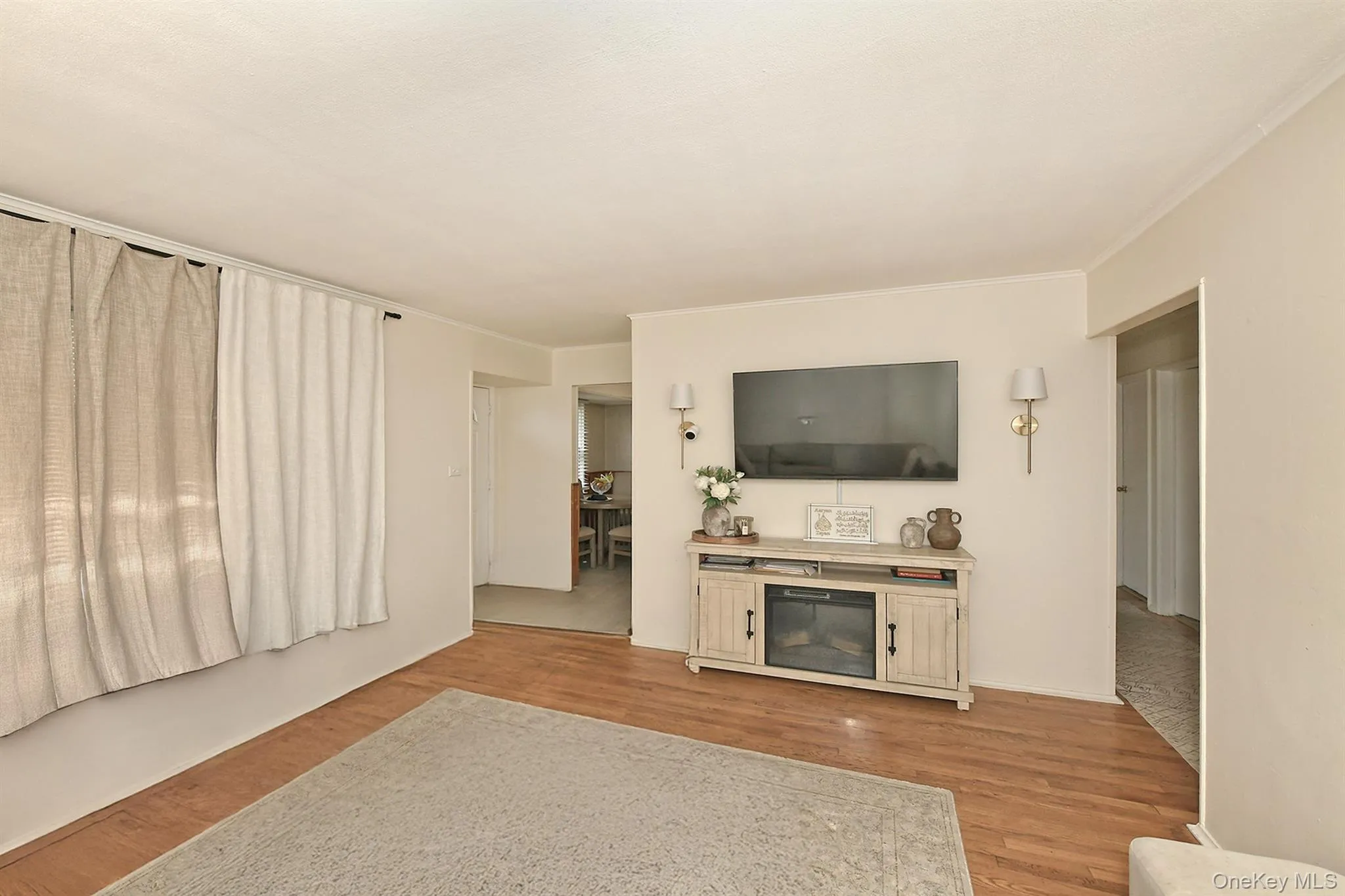 31 Cherry Lane, Oyster Bay, NY, 3 Bedrooms Bedrooms, 5 Rooms Rooms,2 BathroomsBathrooms,Residential,For Rent,Cherry,0,1063085 31 Cherry Lane, Oyster Bay, NY, 3 Bedrooms Bedrooms, 5 Rooms Rooms,2 BathroomsBathrooms,Residential,For Rent,Cherry,0,1063085