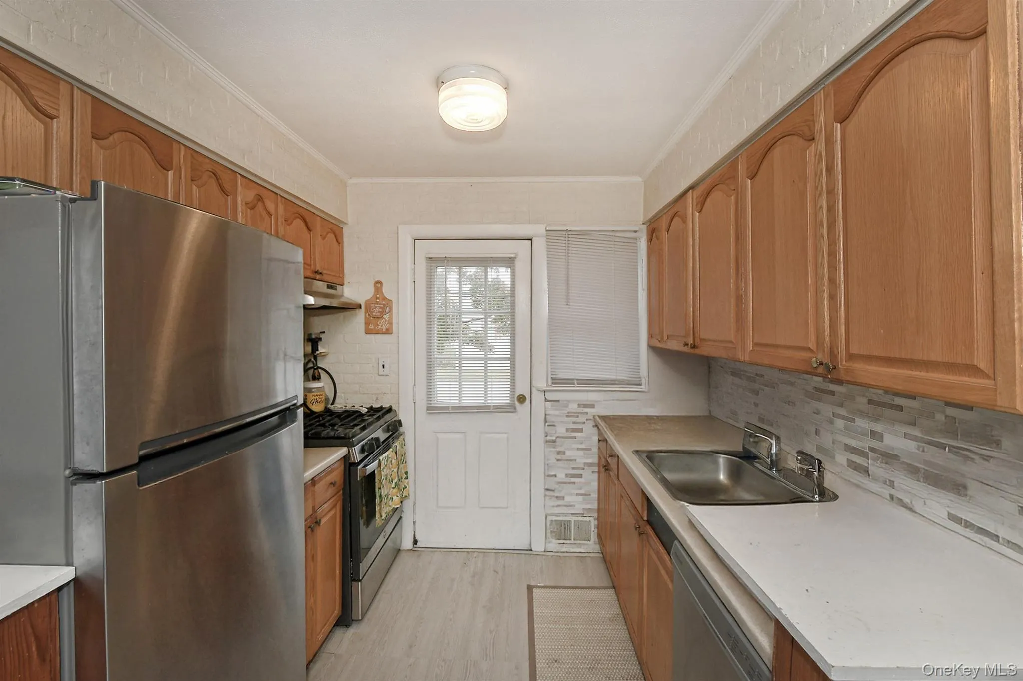 31 Cherry Lane, Oyster Bay, NY, 3 Bedrooms Bedrooms, 5 Rooms Rooms,2 BathroomsBathrooms,Residential,For Rent,Cherry,0,1063085 31 Cherry Lane, Oyster Bay, NY, 3 Bedrooms Bedrooms, 5 Rooms Rooms,2 BathroomsBathrooms,Residential,For Rent,Cherry,0,1063085