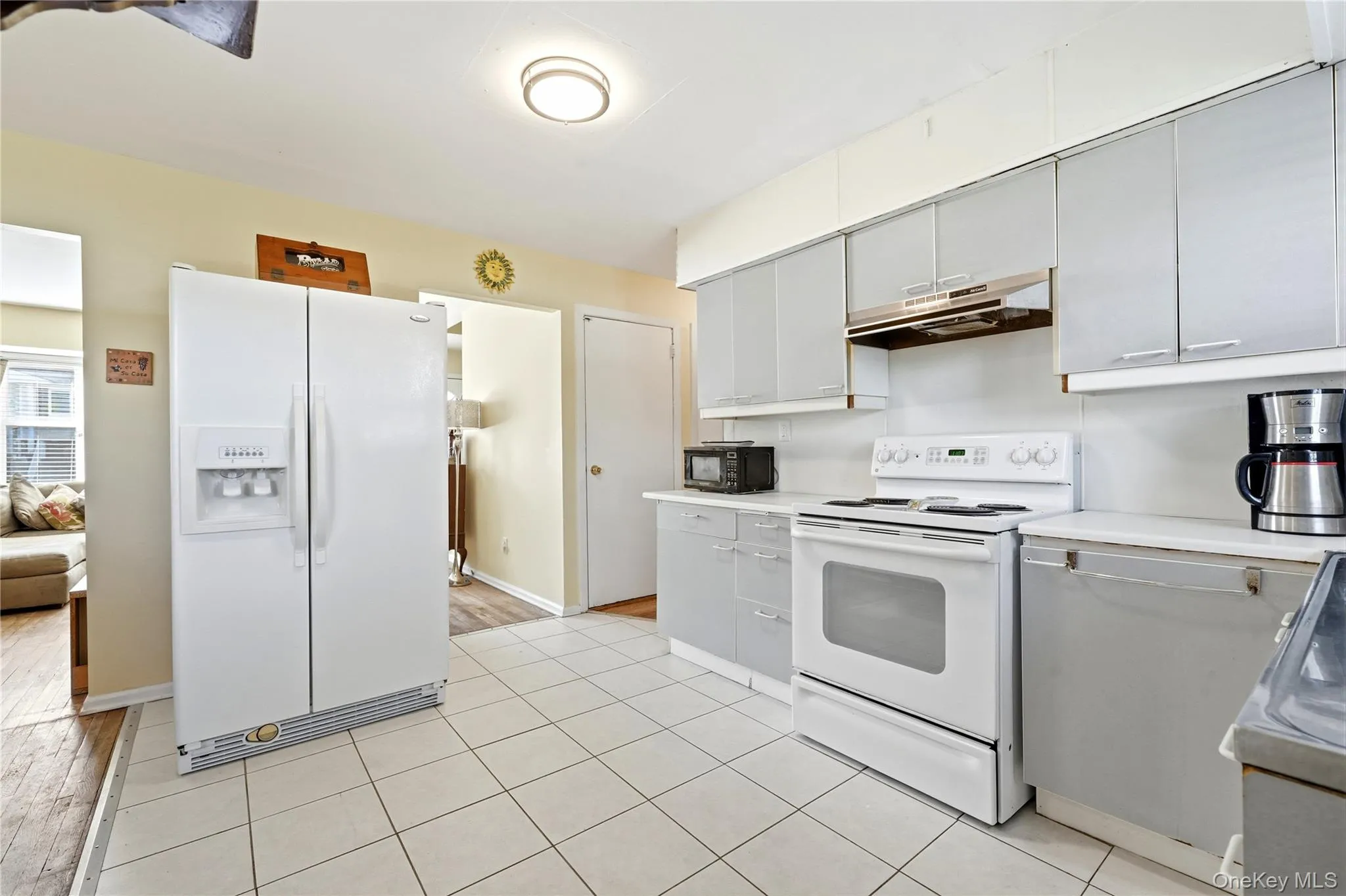 217 Rutherford Avenue, Oyster Bay, NY, 4 Bedrooms Bedrooms, 7 Rooms Rooms,2 BathroomsBathrooms,Residential,For Rent,Rutherford,0,1063099 217 Rutherford Avenue, Oyster Bay, NY, 4 Bedrooms Bedrooms, 7 Rooms Rooms,2 BathroomsBathrooms,Residential,For Rent,Rutherford,0,1063099