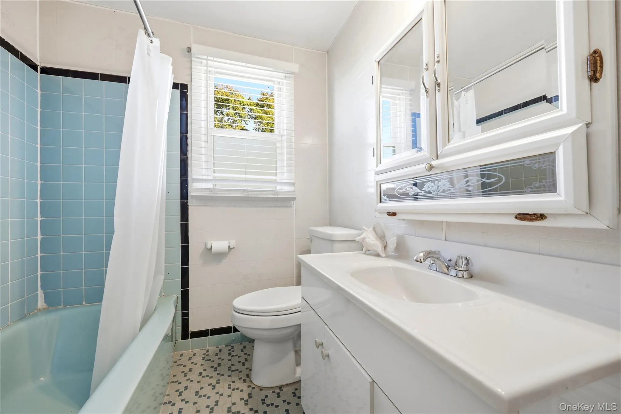217 Rutherford Avenue, Oyster Bay, NY, 4 Bedrooms Bedrooms, 7 Rooms Rooms,2 BathroomsBathrooms,Residential,For Rent,Rutherford,0,1063099 217 Rutherford Avenue, Oyster Bay, NY, 4 Bedrooms Bedrooms, 7 Rooms Rooms,2 BathroomsBathrooms,Residential,For Rent,Rutherford,0,1063099
