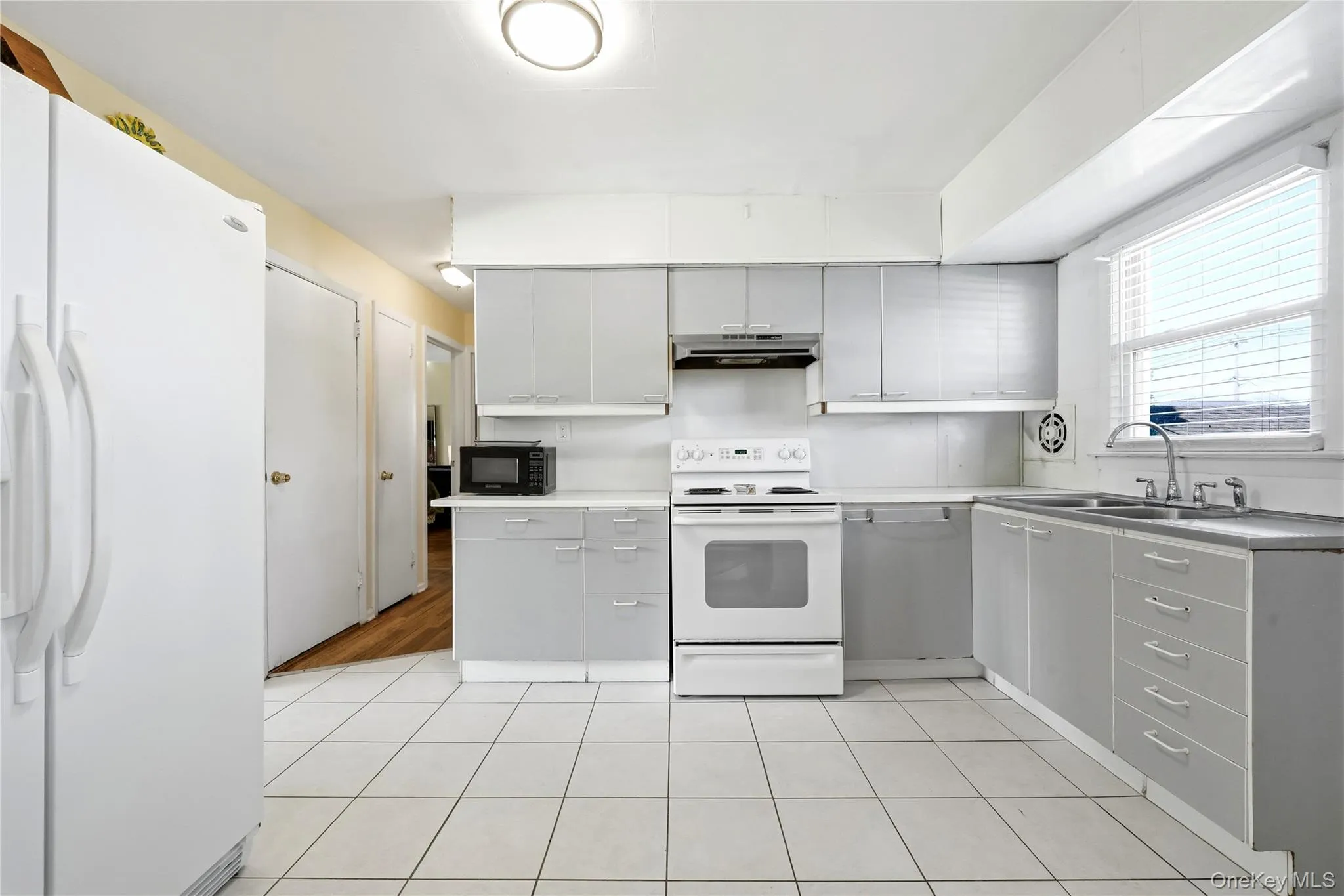 217 Rutherford Avenue, Oyster Bay, NY, 4 Bedrooms Bedrooms, 7 Rooms Rooms,2 BathroomsBathrooms,Residential,For Rent,Rutherford,0,1063099 217 Rutherford Avenue, Oyster Bay, NY, 4 Bedrooms Bedrooms, 7 Rooms Rooms,2 BathroomsBathrooms,Residential,For Rent,Rutherford,0,1063099