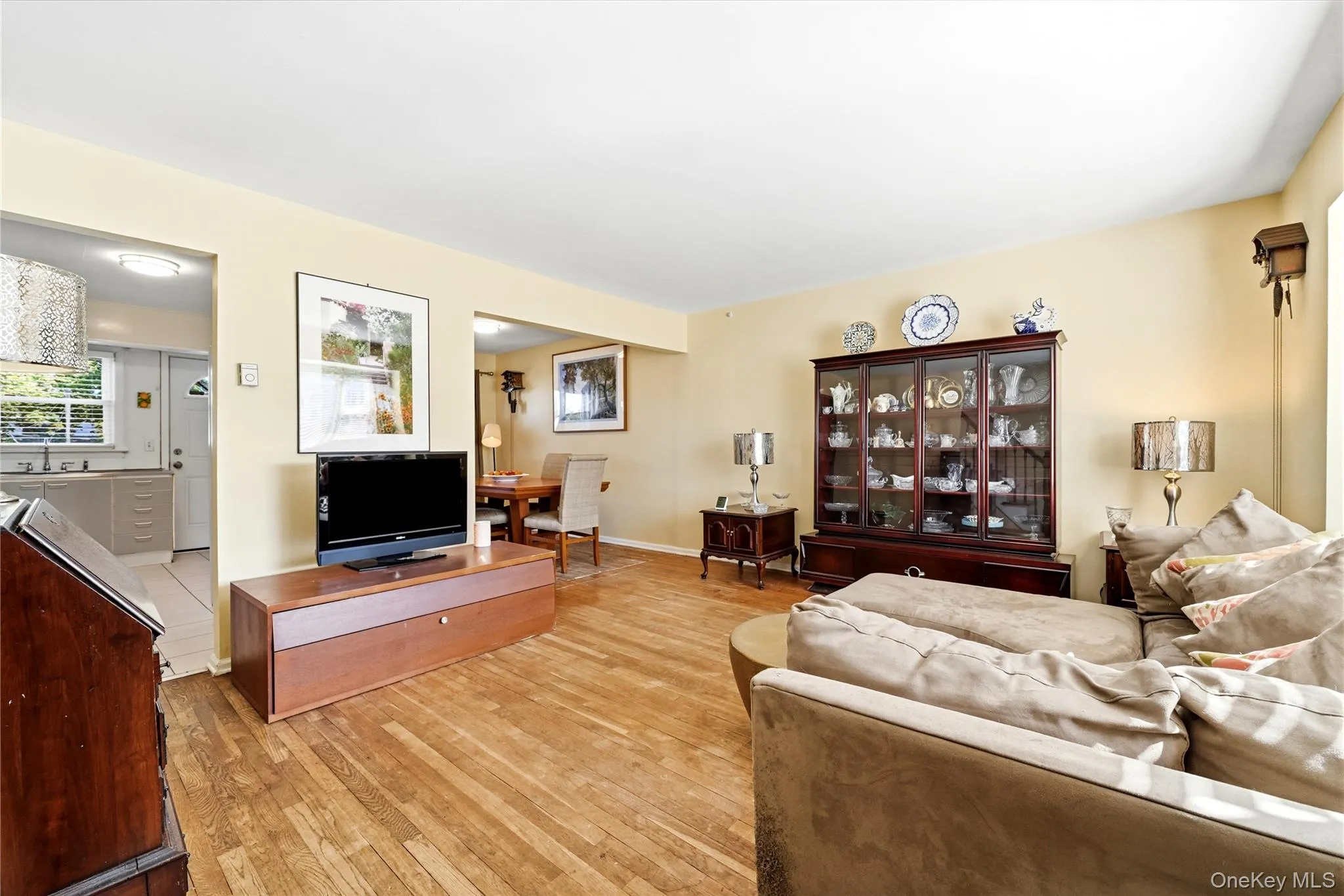 217 Rutherford Avenue, Oyster Bay, NY, 4 Bedrooms Bedrooms, 7 Rooms Rooms,2 BathroomsBathrooms,Residential,For Rent,Rutherford,0,1063099 217 Rutherford Avenue, Oyster Bay, NY, 4 Bedrooms Bedrooms, 7 Rooms Rooms,2 BathroomsBathrooms,Residential,For Rent,Rutherford,0,1063099