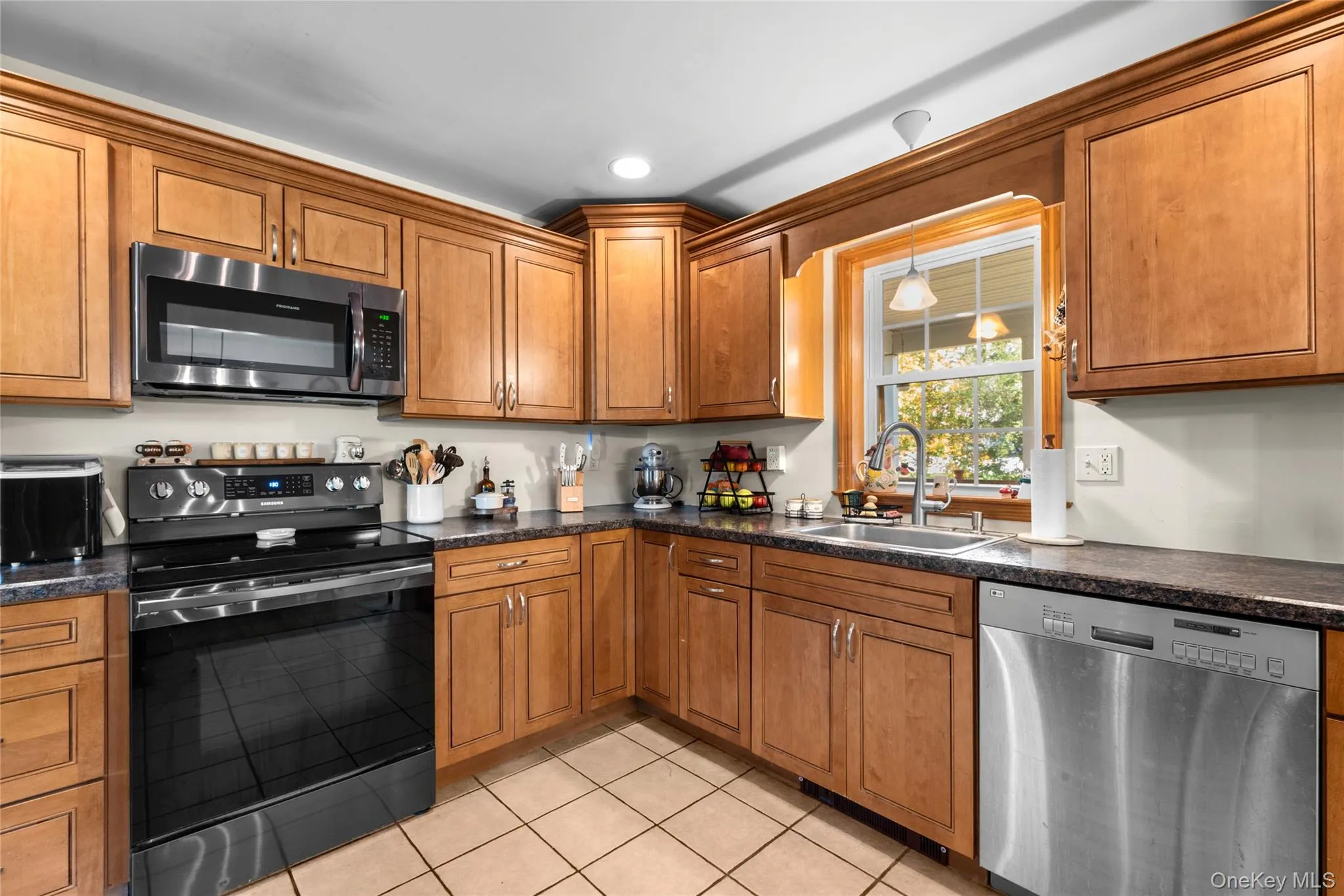 34 Windmill Road, Hyde Park, NY, 3 Bedrooms Bedrooms, 6 Rooms Rooms,2 BathroomsBathrooms,Residential,For Rent,Windmill,0,1063105 34 Windmill Road, Hyde Park, NY, 3 Bedrooms Bedrooms, 6 Rooms Rooms,2 BathroomsBathrooms,Residential,For Rent,Windmill,0,1063105