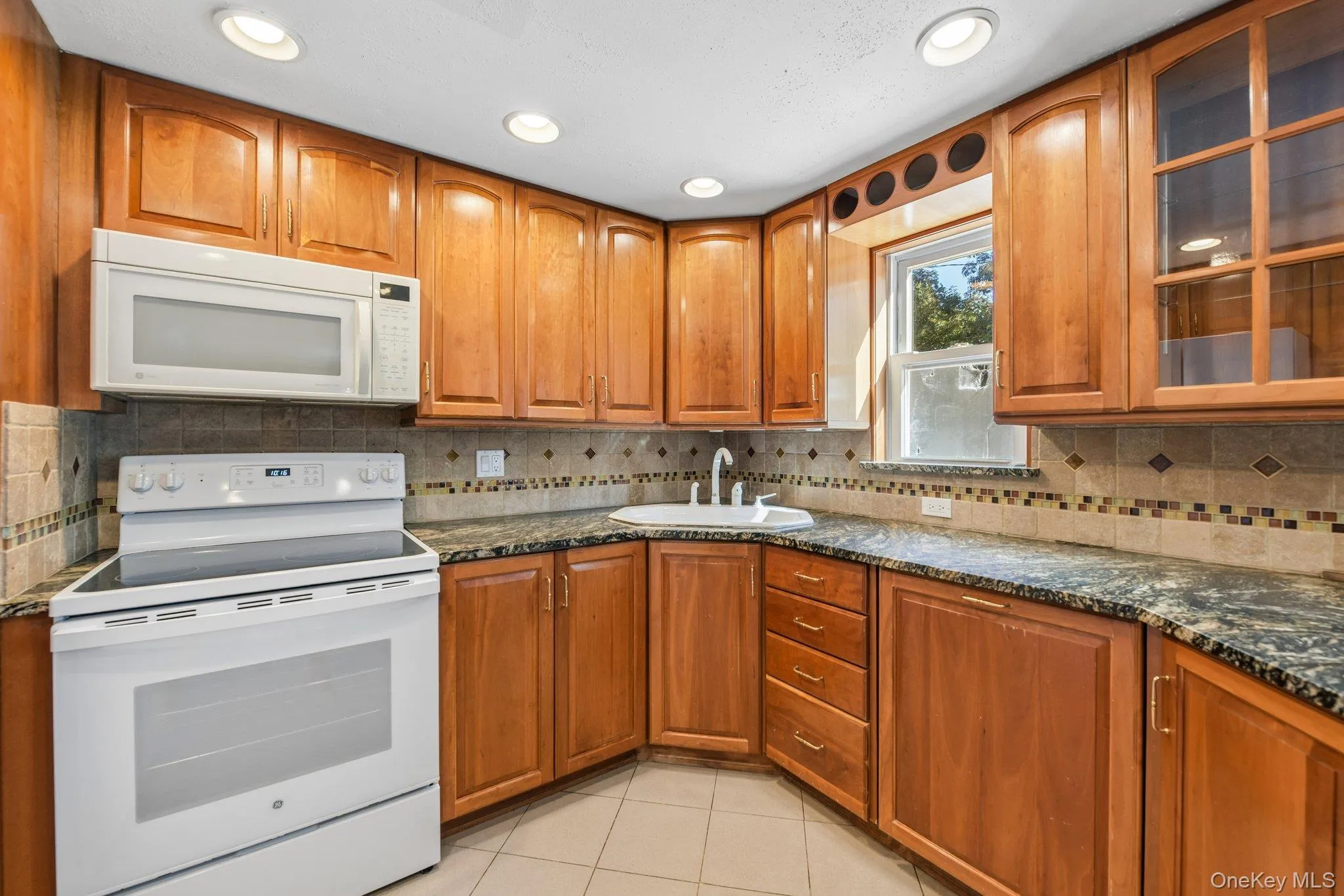 Kitchen with Beautiful Cabinet Work Kitchen with Beautiful Cabinet Work