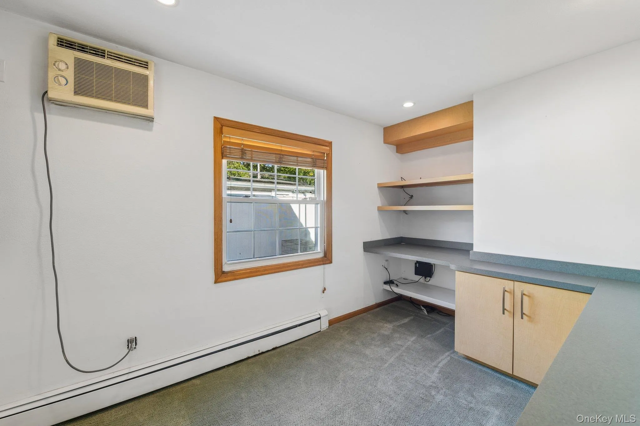 3rd Bedroom/ Office with Built-ins 3rd Bedroom/ Office with Built-ins