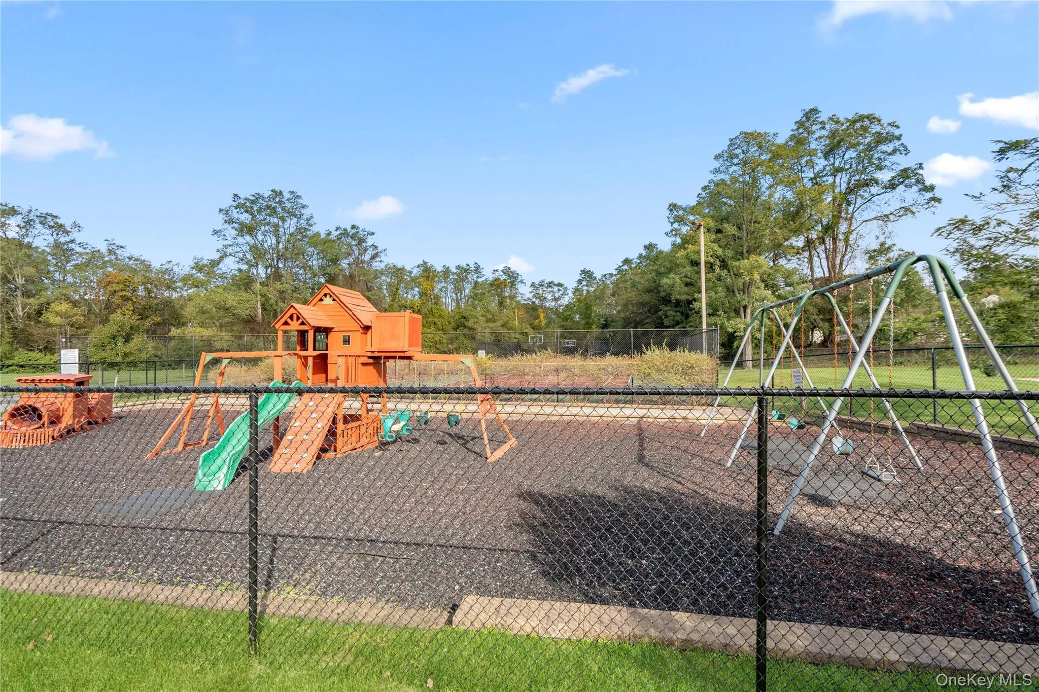 3 Deer Path, Brookhaven, NY, 3 Bedrooms Bedrooms, 10 Rooms Rooms,2 BathroomsBathrooms,Residential,For Rent,Deer,0,1063121 3 Deer Path, Brookhaven, NY, 3 Bedrooms Bedrooms, 10 Rooms Rooms,2 BathroomsBathrooms,Residential,For Rent,Deer,0,1063121