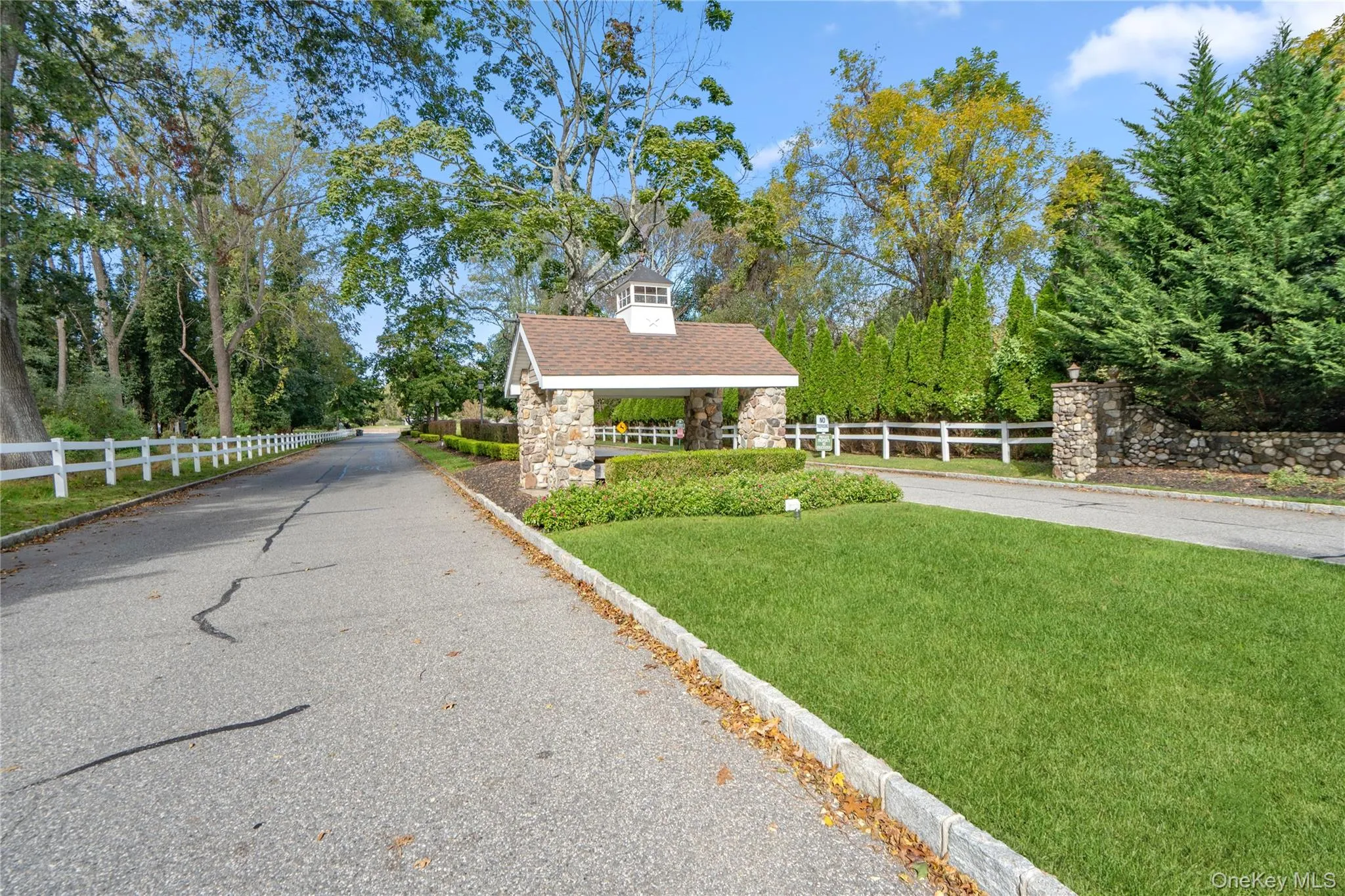 3 Deer Path, Brookhaven, NY, 3 Bedrooms Bedrooms, 10 Rooms Rooms,2 BathroomsBathrooms,Residential,For Rent,Deer,0,1063121 3 Deer Path, Brookhaven, NY, 3 Bedrooms Bedrooms, 10 Rooms Rooms,2 BathroomsBathrooms,Residential,For Rent,Deer,0,1063121