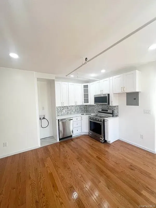 189 Gates Avenue, New York, NY, 3 Bedroom Bedrooms, 9 Room Rooms,3 BathroomBathrooms,Residential Lease,For Rent,Gates Avenue,0,1063126 189 Gates Avenue, New York, NY, 3 Bedroom Bedrooms, 9 Room Rooms,3 BathroomBathrooms,Residential Lease,For Rent,Gates Avenue,0,1063126