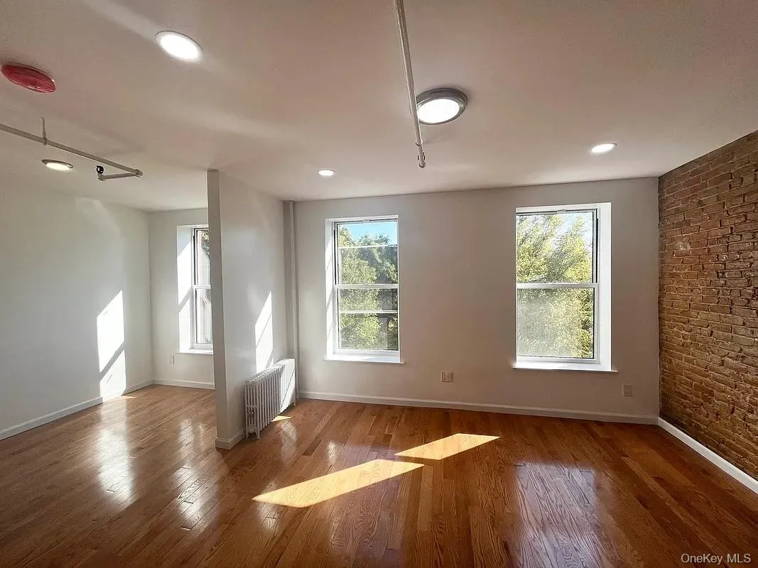 189 Gates Avenue, New York, NY, 3 Bedroom Bedrooms, 9 Room Rooms,3 BathroomBathrooms,Residential Lease,For Rent,Gates Avenue,0,1063126 189 Gates Avenue, New York, NY, 3 Bedroom Bedrooms, 9 Room Rooms,3 BathroomBathrooms,Residential Lease,For Rent,Gates Avenue,0,1063126