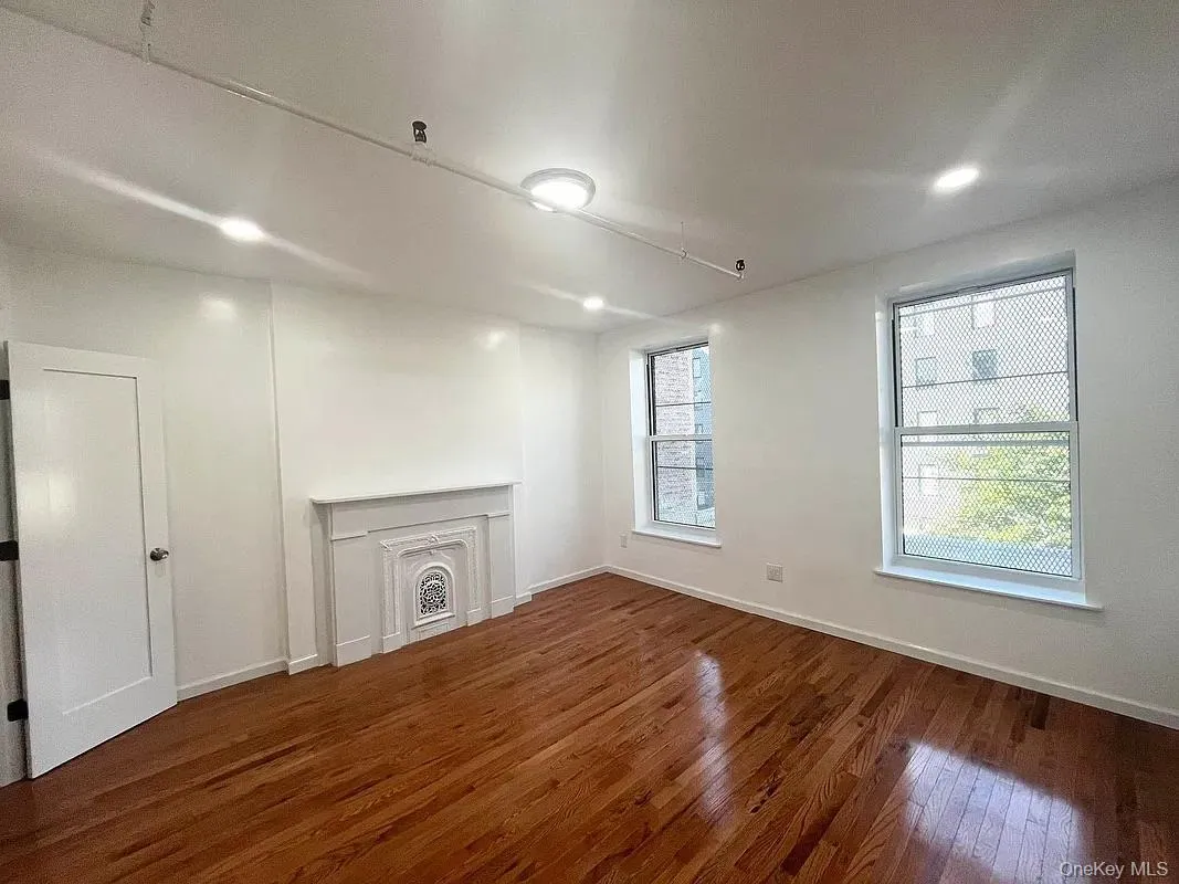 189 Gates Avenue, New York, NY, 3 Bedroom Bedrooms, 9 Room Rooms,3 BathroomBathrooms,Residential Lease,For Rent,Gates Avenue,0,1063126 189 Gates Avenue, New York, NY, 3 Bedroom Bedrooms, 9 Room Rooms,3 BathroomBathrooms,Residential Lease,For Rent,Gates Avenue,0,1063126