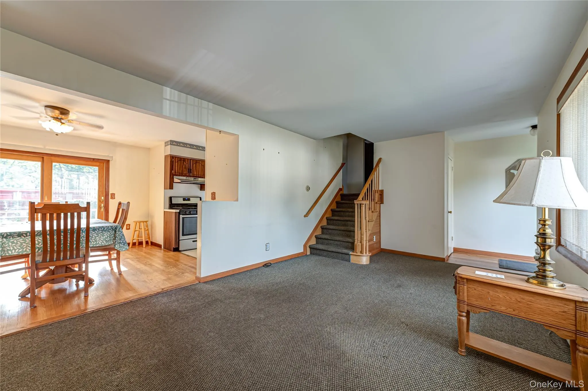 Great flow from Living room to dining room and out to deck Great flow from Living room to dining room and out to deck