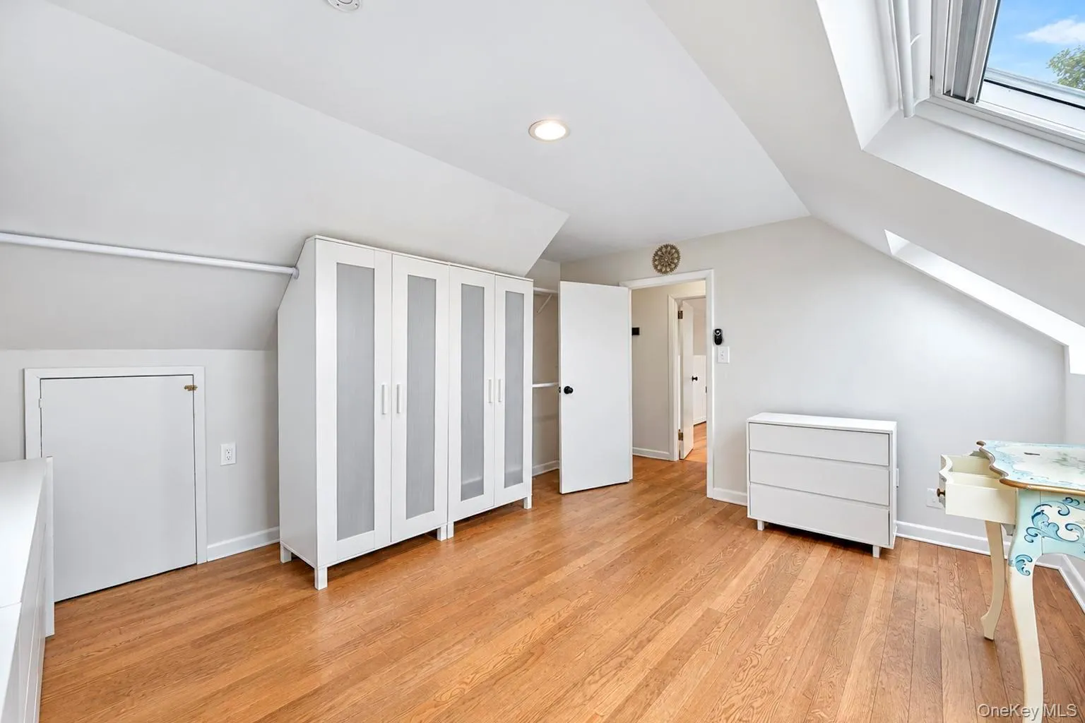 79 Grandview Drive, Brookhaven, NY, 5 Bedrooms Bedrooms, 9 Rooms Rooms,3 BathroomsBathrooms,Residential,For Rent,Grandview,0,1063141 79 Grandview Drive, Brookhaven, NY, 5 Bedrooms Bedrooms, 9 Rooms Rooms,3 BathroomsBathrooms,Residential,For Rent,Grandview,0,1063141