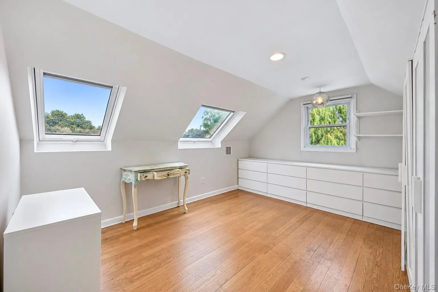 79 Grandview Drive, Brookhaven, NY, 5 Bedrooms Bedrooms, 9 Rooms Rooms,3 BathroomsBathrooms,Residential,For Rent,Grandview,0,1063141 79 Grandview Drive, Brookhaven, NY, 5 Bedrooms Bedrooms, 9 Rooms Rooms,3 BathroomsBathrooms,Residential,For Rent,Grandview,0,1063141