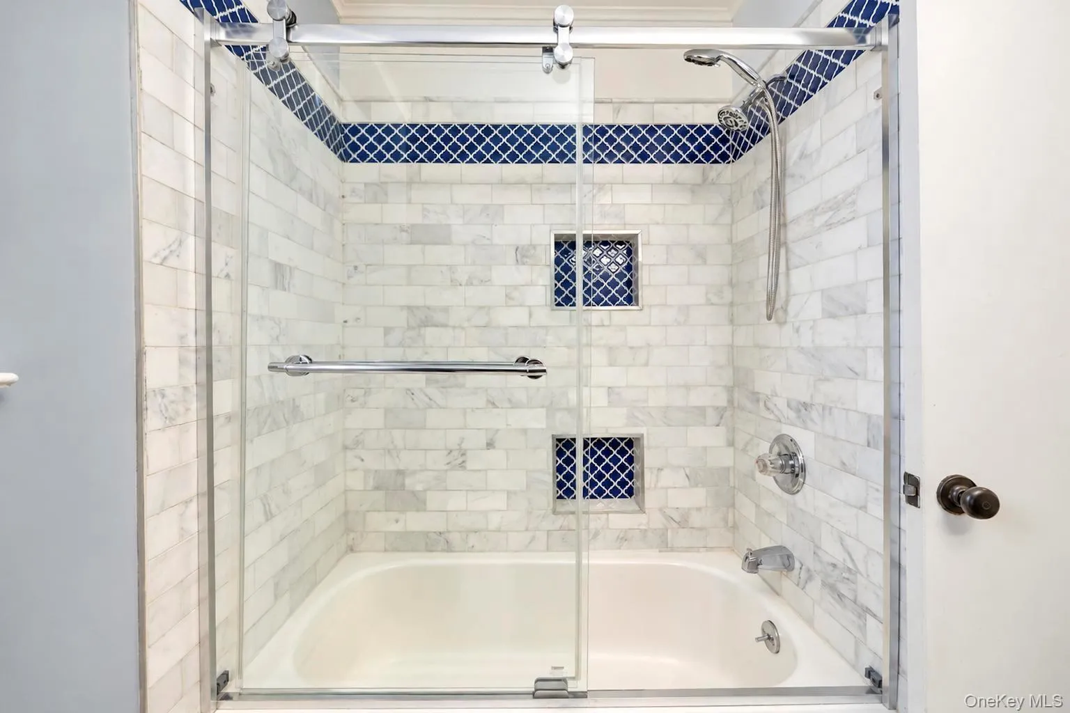 79 Grandview Drive, Brookhaven, NY, 5 Bedrooms Bedrooms, 9 Rooms Rooms,3 BathroomsBathrooms,Residential,For Rent,Grandview,0,1063141 79 Grandview Drive, Brookhaven, NY, 5 Bedrooms Bedrooms, 9 Rooms Rooms,3 BathroomsBathrooms,Residential,For Rent,Grandview,0,1063141