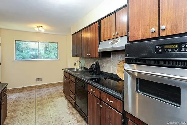 108 Sugar Toms Lane, Oyster Bay, NY, 3 Bedrooms Bedrooms, 8 Rooms Rooms,2 BathroomsBathrooms,Residential,For Rent,Sugar Toms,0,1063144 108 Sugar Toms Lane, Oyster Bay, NY, 3 Bedrooms Bedrooms, 8 Rooms Rooms,2 BathroomsBathrooms,Residential,For Rent,Sugar Toms,0,1063144