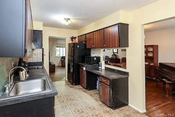 108 Sugar Toms Lane, Oyster Bay, NY, 3 Bedrooms Bedrooms, 8 Rooms Rooms,2 BathroomsBathrooms,Residential,For Rent,Sugar Toms,0,1063144 108 Sugar Toms Lane, Oyster Bay, NY, 3 Bedrooms Bedrooms, 8 Rooms Rooms,2 BathroomsBathrooms,Residential,For Rent,Sugar Toms,0,1063144