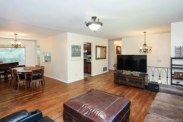 108 Sugar Toms Lane, Oyster Bay, NY, 3 Bedrooms Bedrooms, 8 Rooms Rooms,2 BathroomsBathrooms,Residential,For Rent,Sugar Toms,0,1063144 108 Sugar Toms Lane, Oyster Bay, NY, 3 Bedrooms Bedrooms, 8 Rooms Rooms,2 BathroomsBathrooms,Residential,For Rent,Sugar Toms,0,1063144