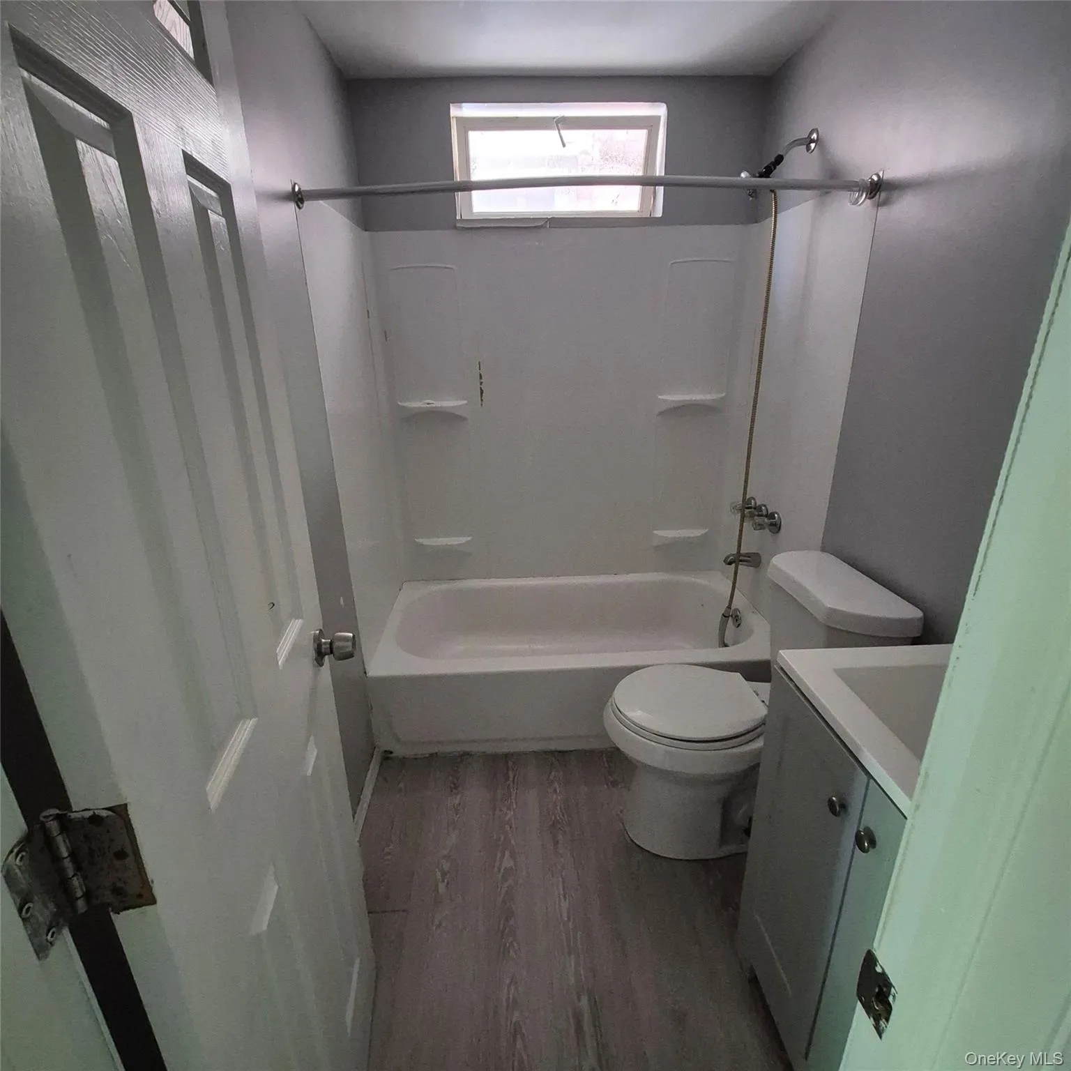 63 Henry Street, Kingston, NY, 1 Bedroom Bedrooms, 3 Room Rooms,1 BathroomBathrooms,Residential Lease,For Rent,Henry,0,1063166 63 Henry Street, Kingston, NY, 1 Bedroom Bedrooms, 3 Room Rooms,1 BathroomBathrooms,Residential Lease,For Rent,Henry,0,1063166