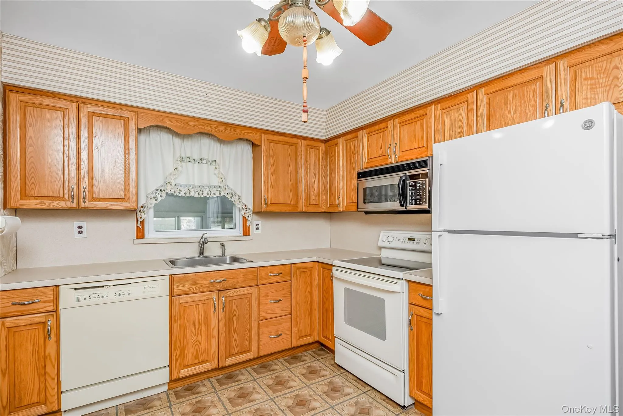 458 Johnson Avenue, Islip, NY, 3 Bedrooms Bedrooms, 7 Rooms Rooms,2 BathroomsBathrooms,Residential,For Rent,Johnson,0,1063169 458 Johnson Avenue, Islip, NY, 3 Bedrooms Bedrooms, 7 Rooms Rooms,2 BathroomsBathrooms,Residential,For Rent,Johnson,0,1063169
