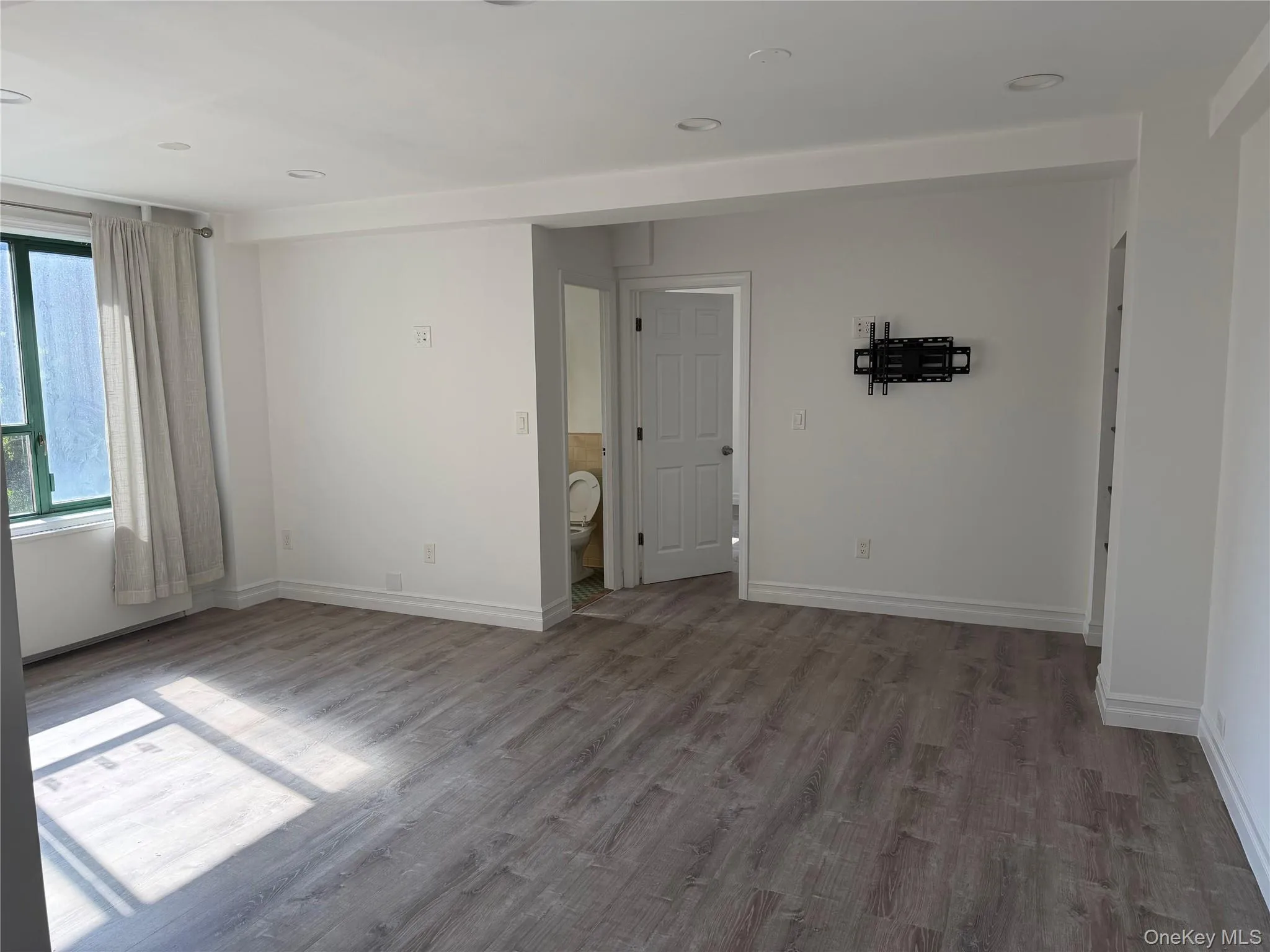 1514 Metropolitan Avenue, New York, NY, 1 Bedroom Bedrooms, 3 Rooms Rooms,1 BathroomBathrooms,Residential,For Rent,Metropolitan,0,1063183 1514 Metropolitan Avenue, New York, NY, 1 Bedroom Bedrooms, 3 Rooms Rooms,1 BathroomBathrooms,Residential,For Rent,Metropolitan,0,1063183