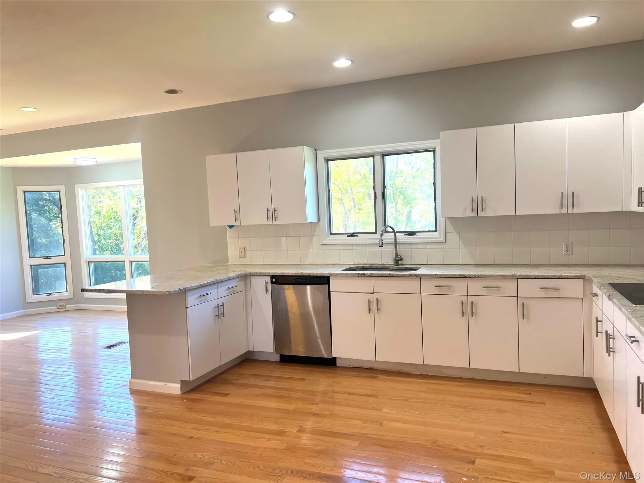 5 Deep Woods Court, Oyster Bay, NY, 3 Bedroom Bedrooms, 11 Room Rooms,2 BathroomBathrooms,Residential Lease,For Rent,Deep Woods,0,1063186 5 Deep Woods Court, Oyster Bay, NY, 3 Bedroom Bedrooms, 11 Room Rooms,2 BathroomBathrooms,Residential Lease,For Rent,Deep Woods,0,1063186