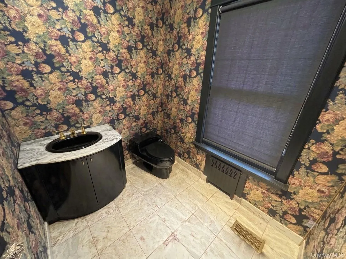 187 Hewlett Neck Road, Hempstead, NY, 5 Bedrooms Bedrooms, 10 Rooms Rooms,4 BathroomsBathrooms,Residential Lease,For Rent,Hewlett Neck,0,1063187 187 Hewlett Neck Road, Hempstead, NY, 5 Bedrooms Bedrooms, 10 Rooms Rooms,4 BathroomsBathrooms,Residential Lease,For Rent,Hewlett Neck,0,1063187