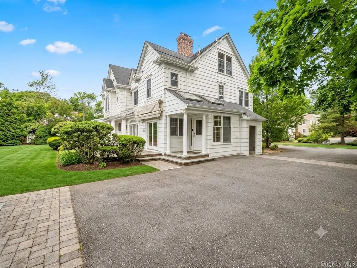 187 Hewlett Neck Road, Hempstead, NY, 5 Bedrooms Bedrooms, 10 Rooms Rooms,4 BathroomsBathrooms,Residential Lease,For Rent,Hewlett Neck,0,1063187 187 Hewlett Neck Road, Hempstead, NY, 5 Bedrooms Bedrooms, 10 Rooms Rooms,4 BathroomsBathrooms,Residential Lease,For Rent,Hewlett Neck,0,1063187