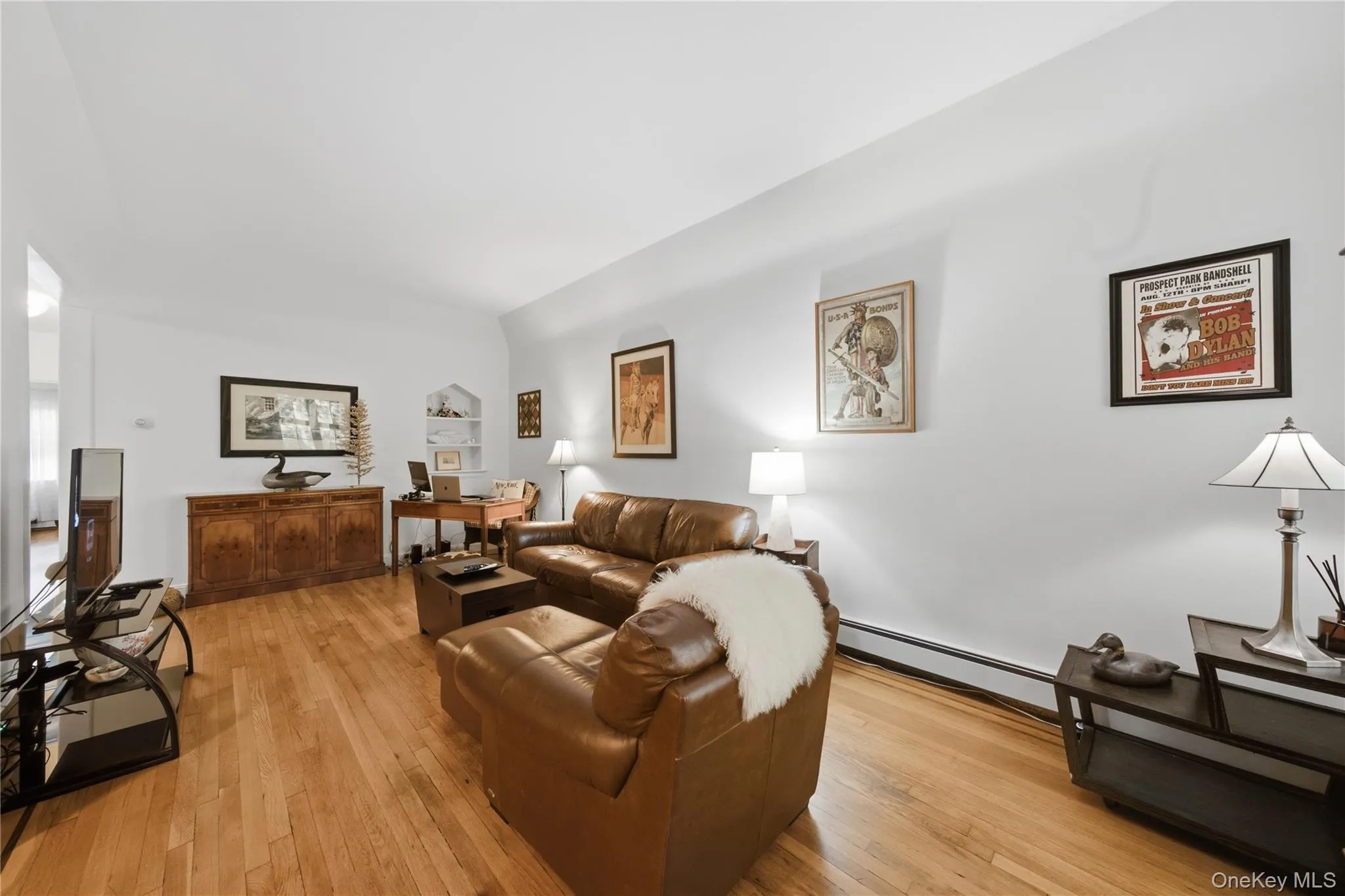 62-16 84th Street, New York, NY, 2 Bedrooms Bedrooms, 7 Rooms Rooms,1 BathroomBathrooms,Residential,For Rent,84th,0,1063198 62-16 84th Street, New York, NY, 2 Bedrooms Bedrooms, 7 Rooms Rooms,1 BathroomBathrooms,Residential,For Rent,84th,0,1063198