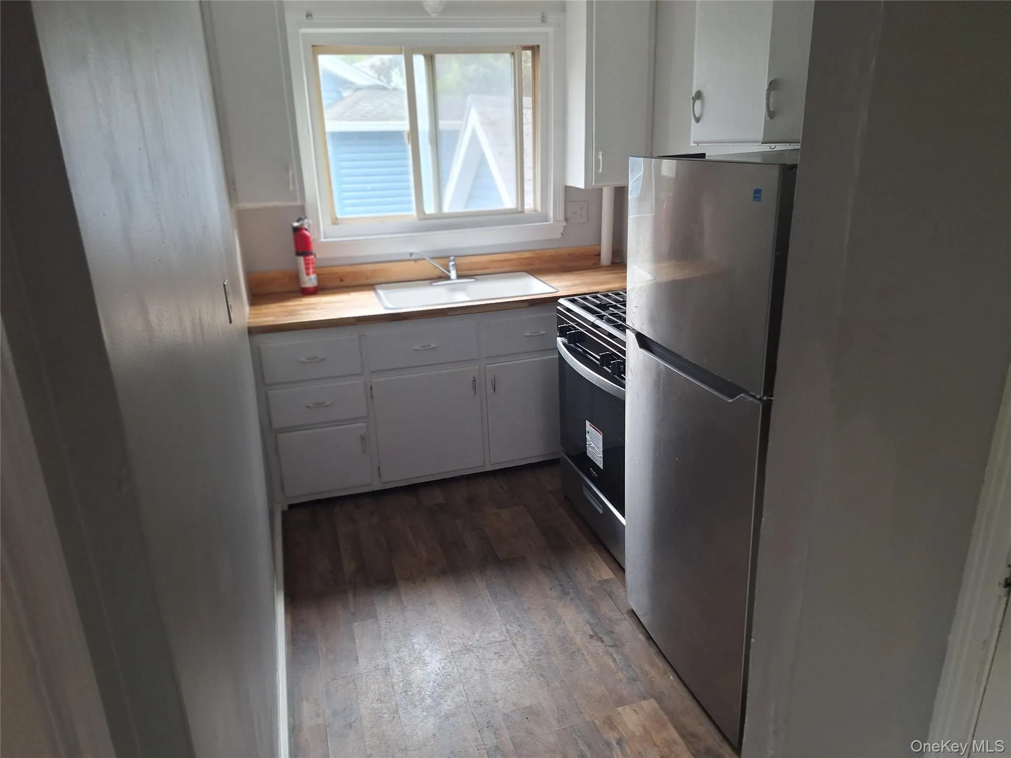 343 Washington Avenue, Kingston, NY, 1 Bedroom Bedrooms, 4 Room Rooms,1 BathroomBathrooms,Residential Lease,For Rent,Washington,0,1063207 343 Washington Avenue, Kingston, NY, 1 Bedroom Bedrooms, 4 Room Rooms,1 BathroomBathrooms,Residential Lease,For Rent,Washington,0,1063207