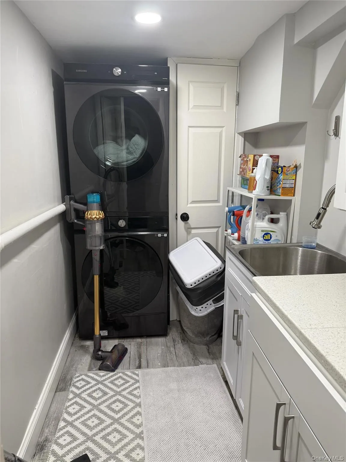 3681 Richard Lane, Hempstead, NY, 5 Bedrooms Bedrooms, 11 Rooms Rooms,3 BathroomsBathrooms,Residential,For Rent,Richard,0,1063220 3681 Richard Lane, Hempstead, NY, 5 Bedrooms Bedrooms, 11 Rooms Rooms,3 BathroomsBathrooms,Residential,For Rent,Richard,0,1063220