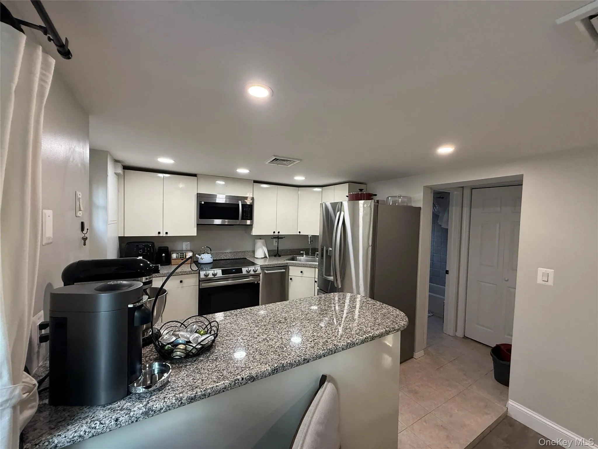3681 Richard Lane, Hempstead, NY, 5 Bedrooms Bedrooms, 11 Rooms Rooms,3 BathroomsBathrooms,Residential,For Rent,Richard,0,1063220 3681 Richard Lane, Hempstead, NY, 5 Bedrooms Bedrooms, 11 Rooms Rooms,3 BathroomsBathrooms,Residential,For Rent,Richard,0,1063220