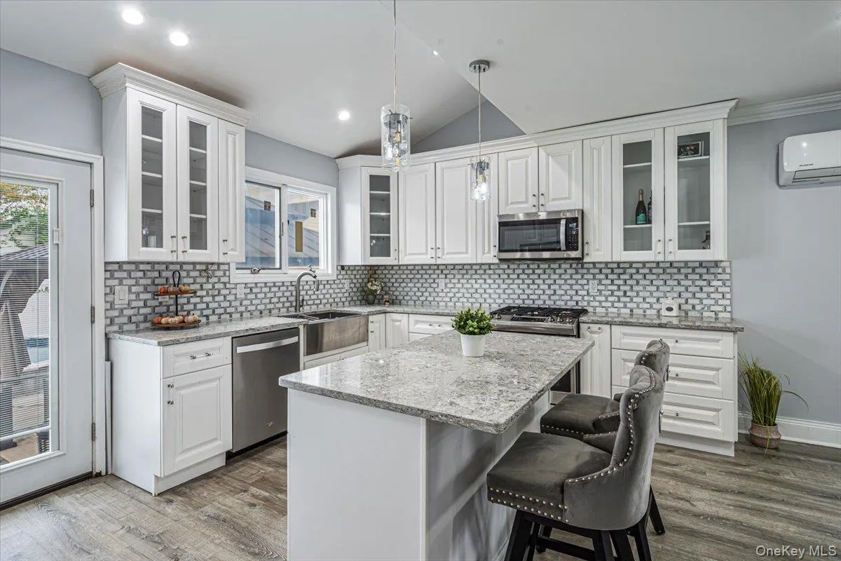 224 Oak Street, Hempstead, NY, 3 Bedrooms Bedrooms, 6 Rooms Rooms,3 BathroomsBathrooms,Residential,For Rent,Oak,0,1063221 224 Oak Street, Hempstead, NY, 3 Bedrooms Bedrooms, 6 Rooms Rooms,3 BathroomsBathrooms,Residential,For Rent,Oak,0,1063221