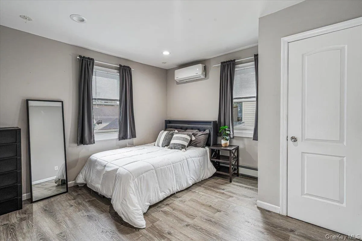 224 Oak Street, Hempstead, NY, 3 Bedrooms Bedrooms, 6 Rooms Rooms,3 BathroomsBathrooms,Residential,For Rent,Oak,0,1063221 224 Oak Street, Hempstead, NY, 3 Bedrooms Bedrooms, 6 Rooms Rooms,3 BathroomsBathrooms,Residential,For Rent,Oak,0,1063221